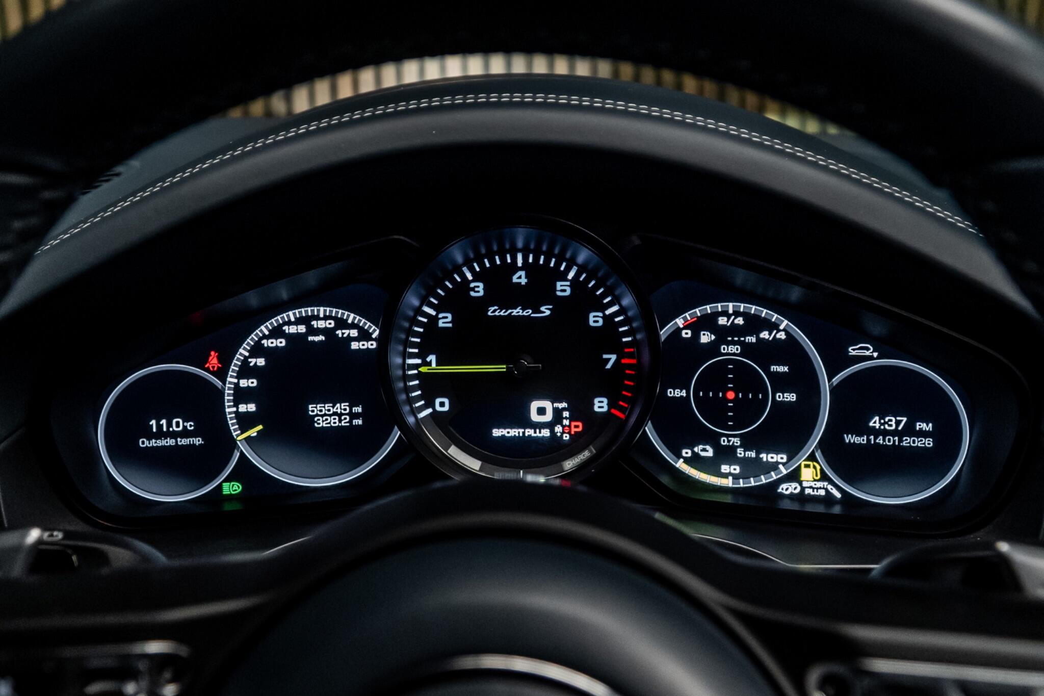Porsche Cayenne view 35
