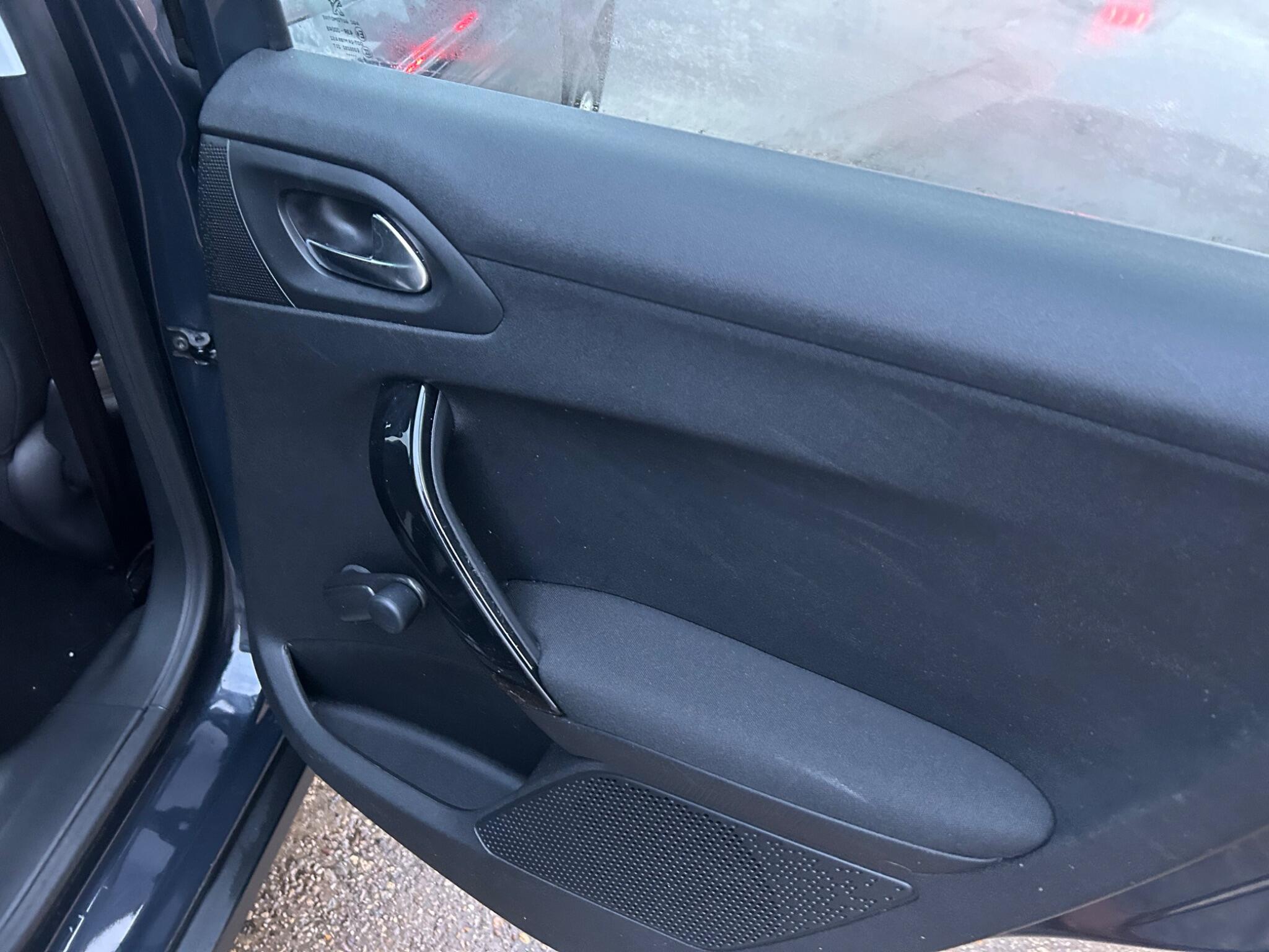 2017 Peugeot 2008 1.6 BlueHDi Access (a/c) Euro 6 5dr • 6,538 miles image 23