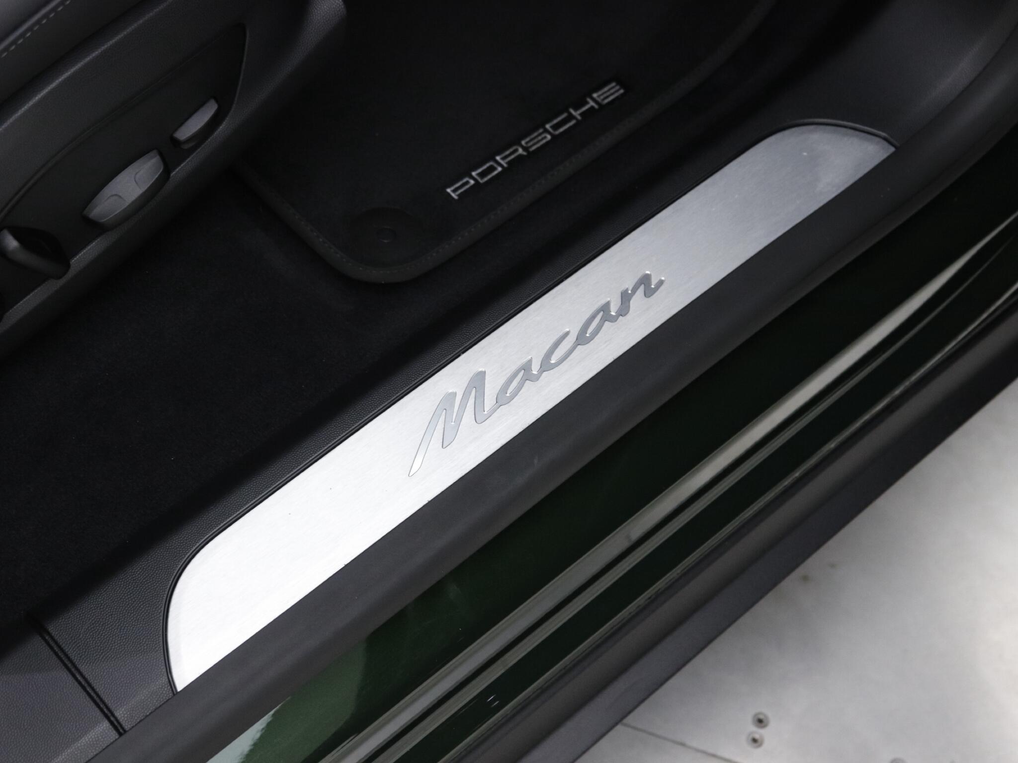 Porsche Macan view 27