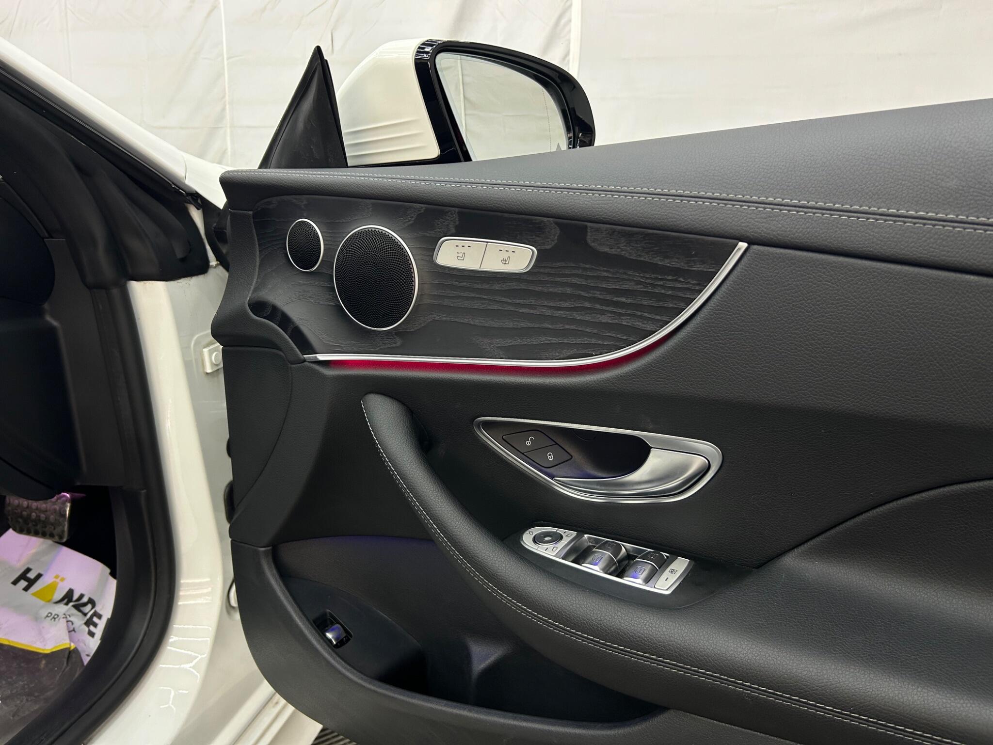 Mercedes-Benz E-Class view 30