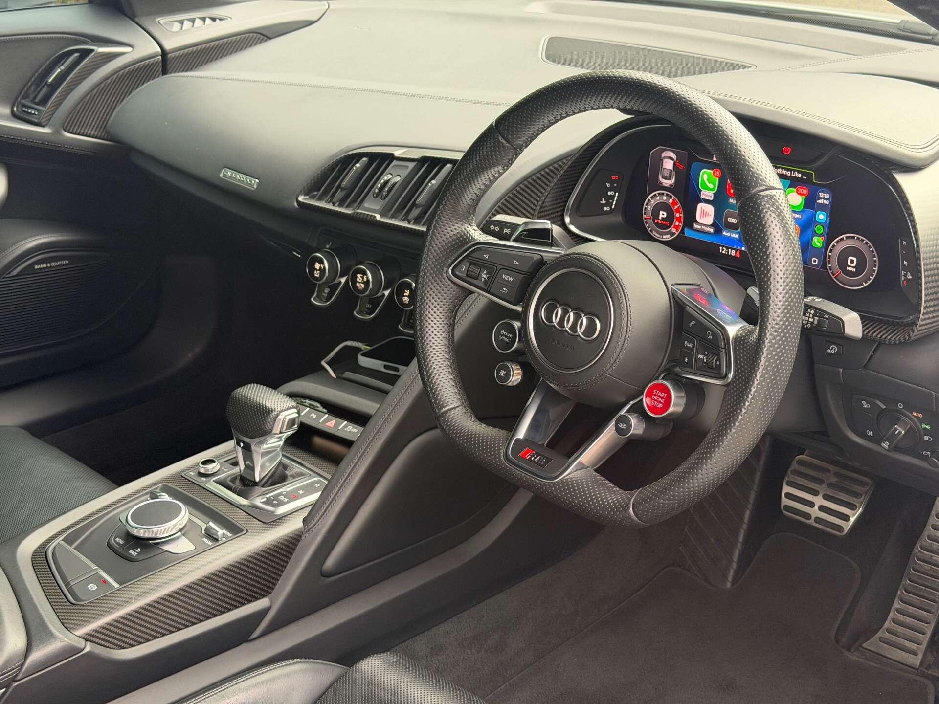 Audi R8 view 2