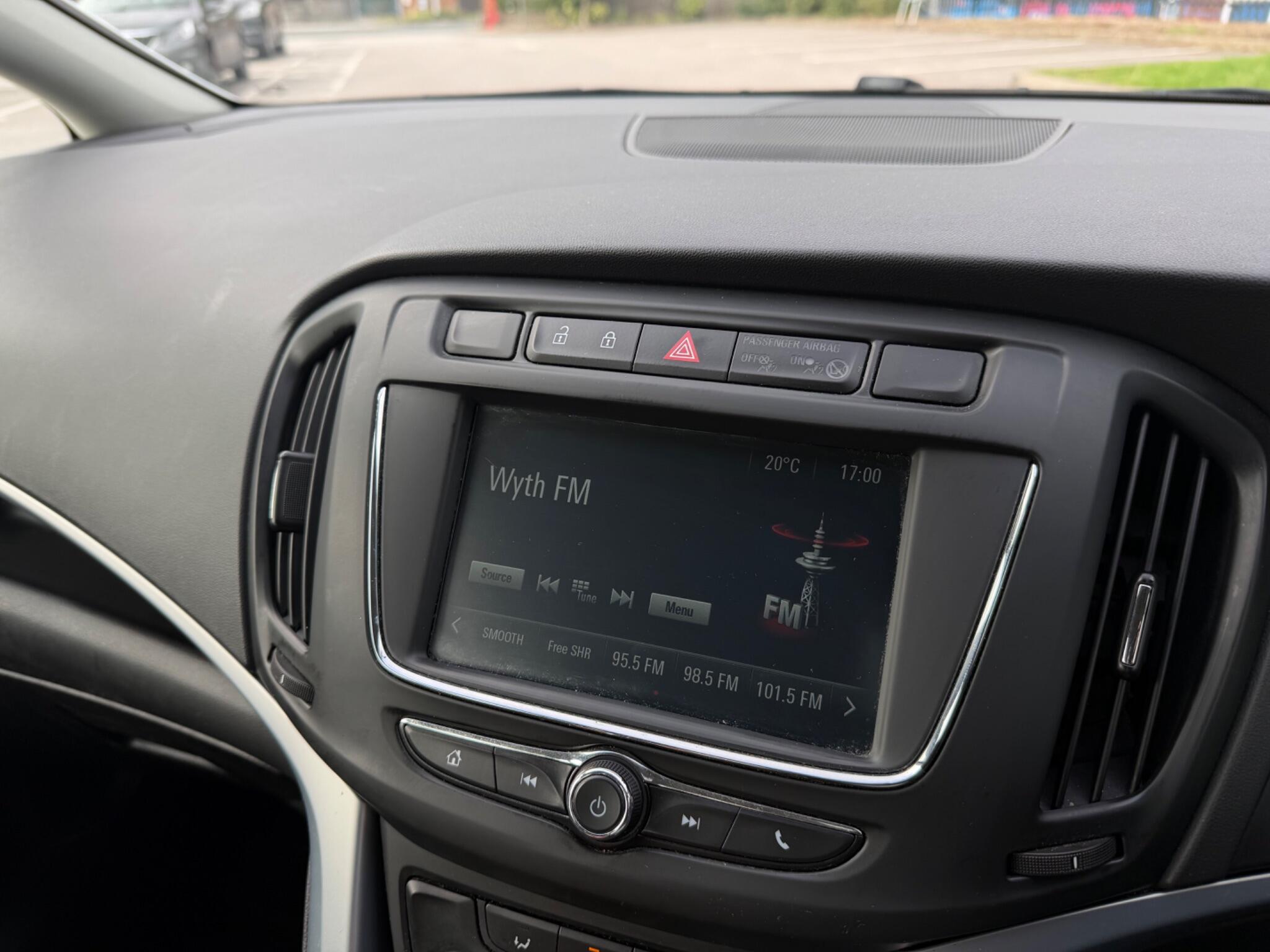 Vauxhall Zafira Tourer view 22