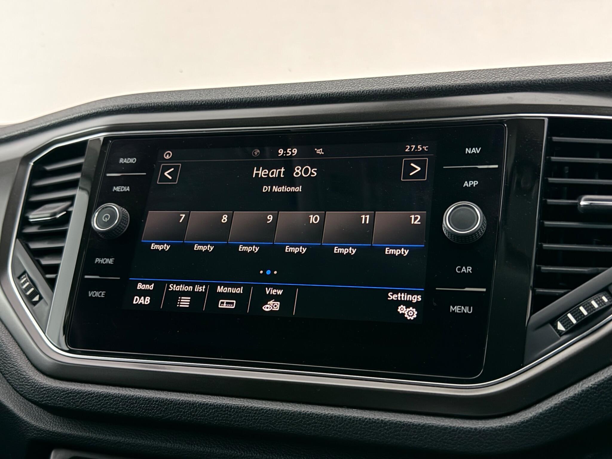 Volkswagen T-Roc view 25