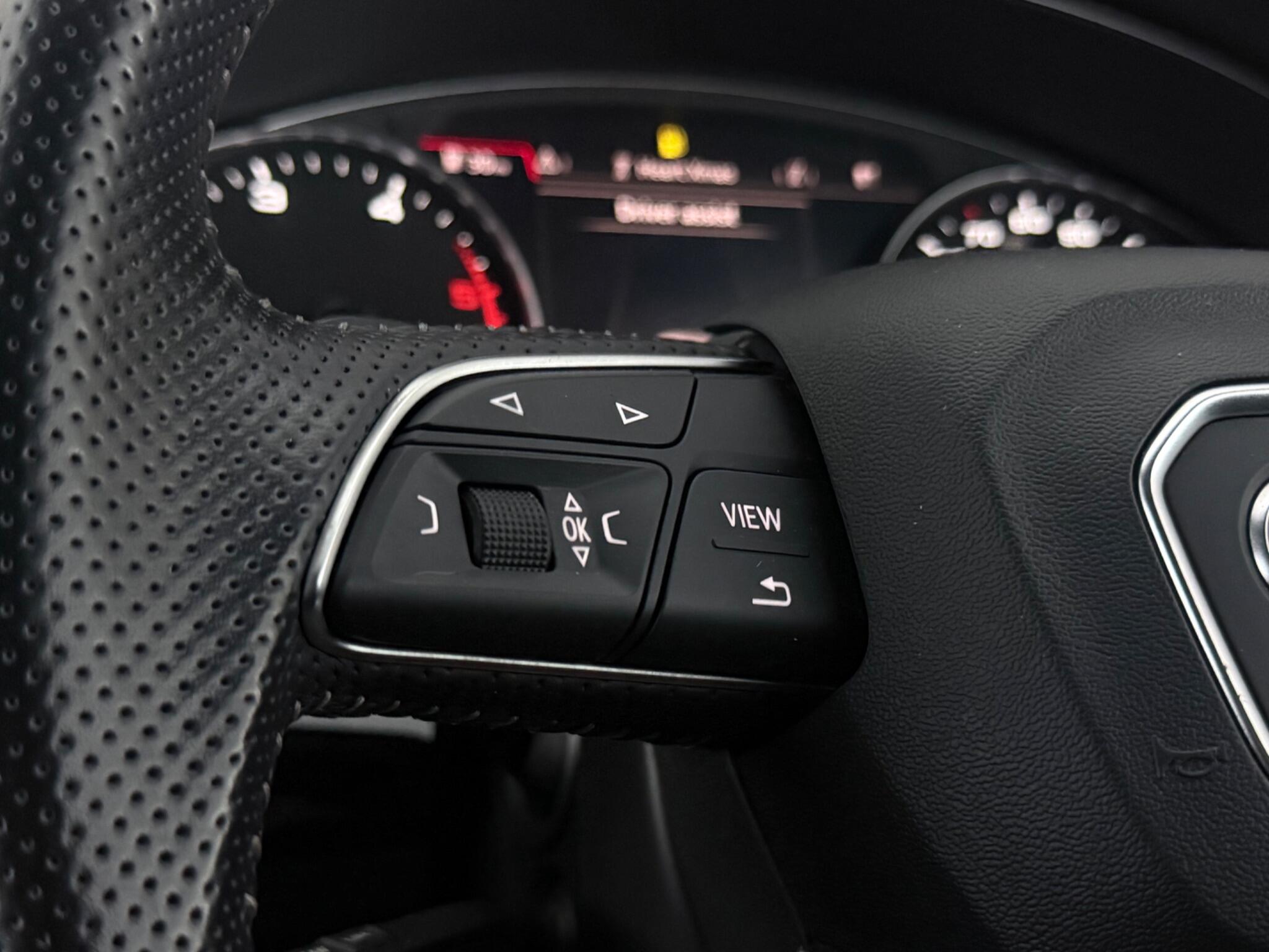 Audi Q5 view 13