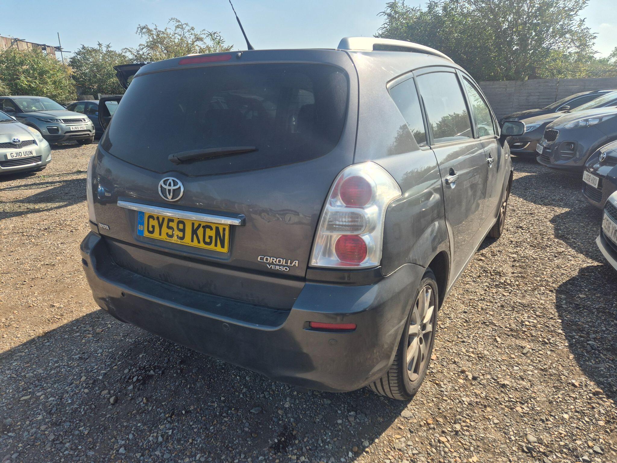 Toyota Corolla Verso view 6