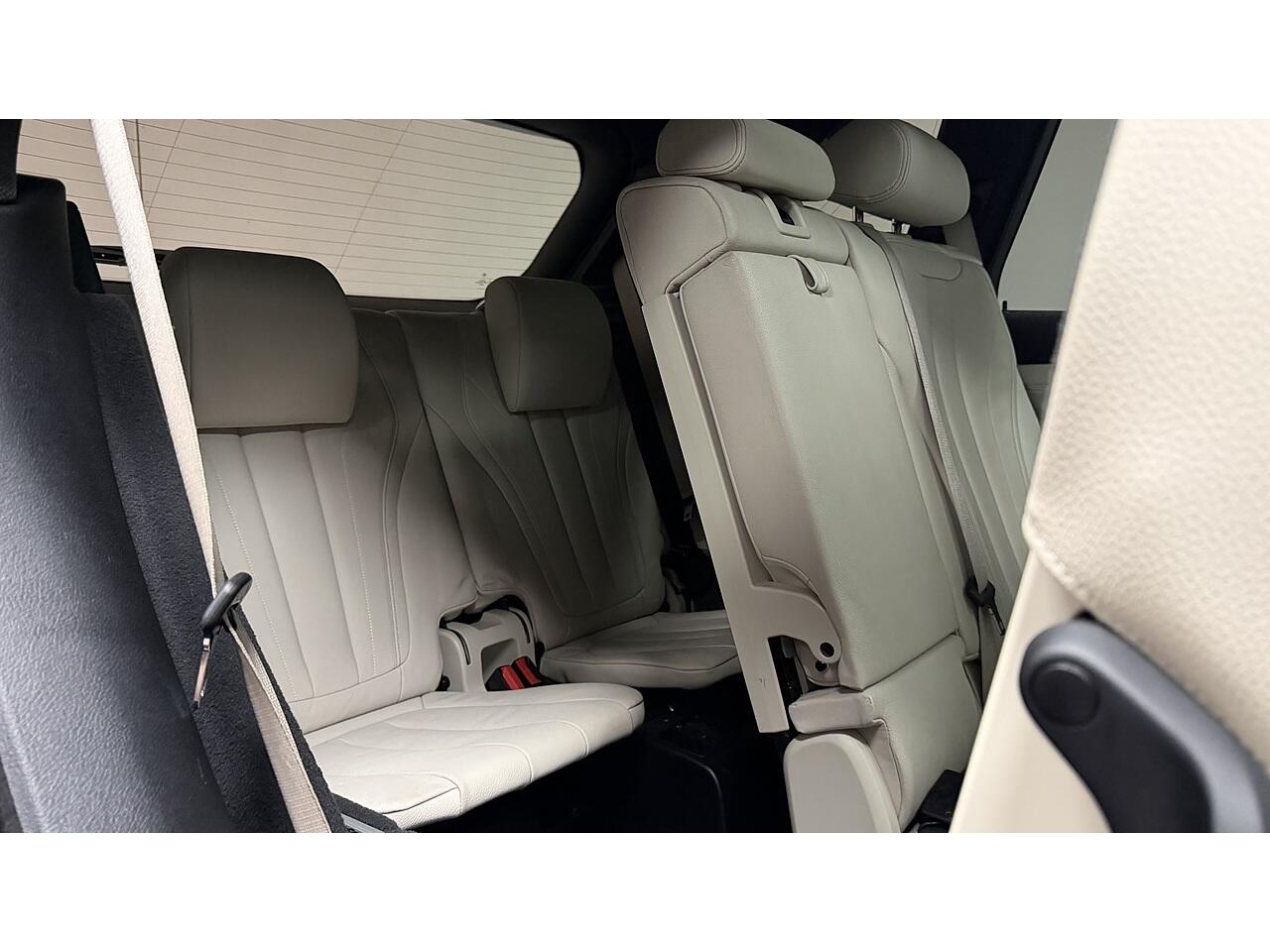 BMW X5 view 5