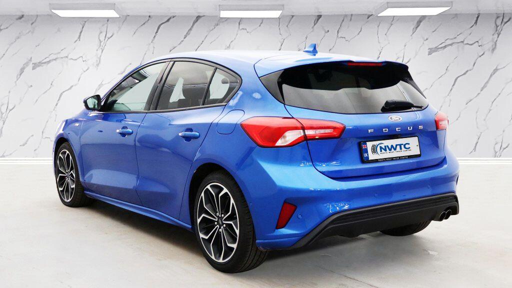 Ford Focus view 6