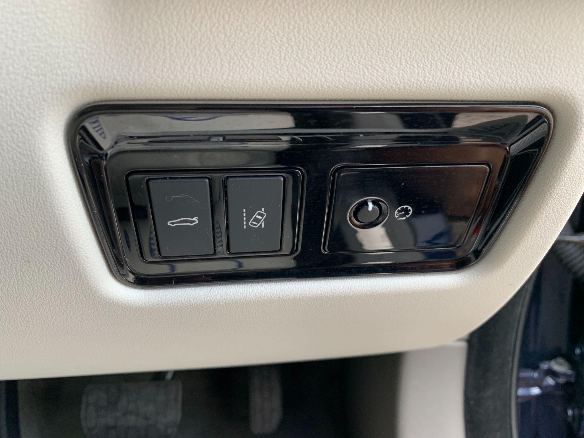 Jaguar XF view 47