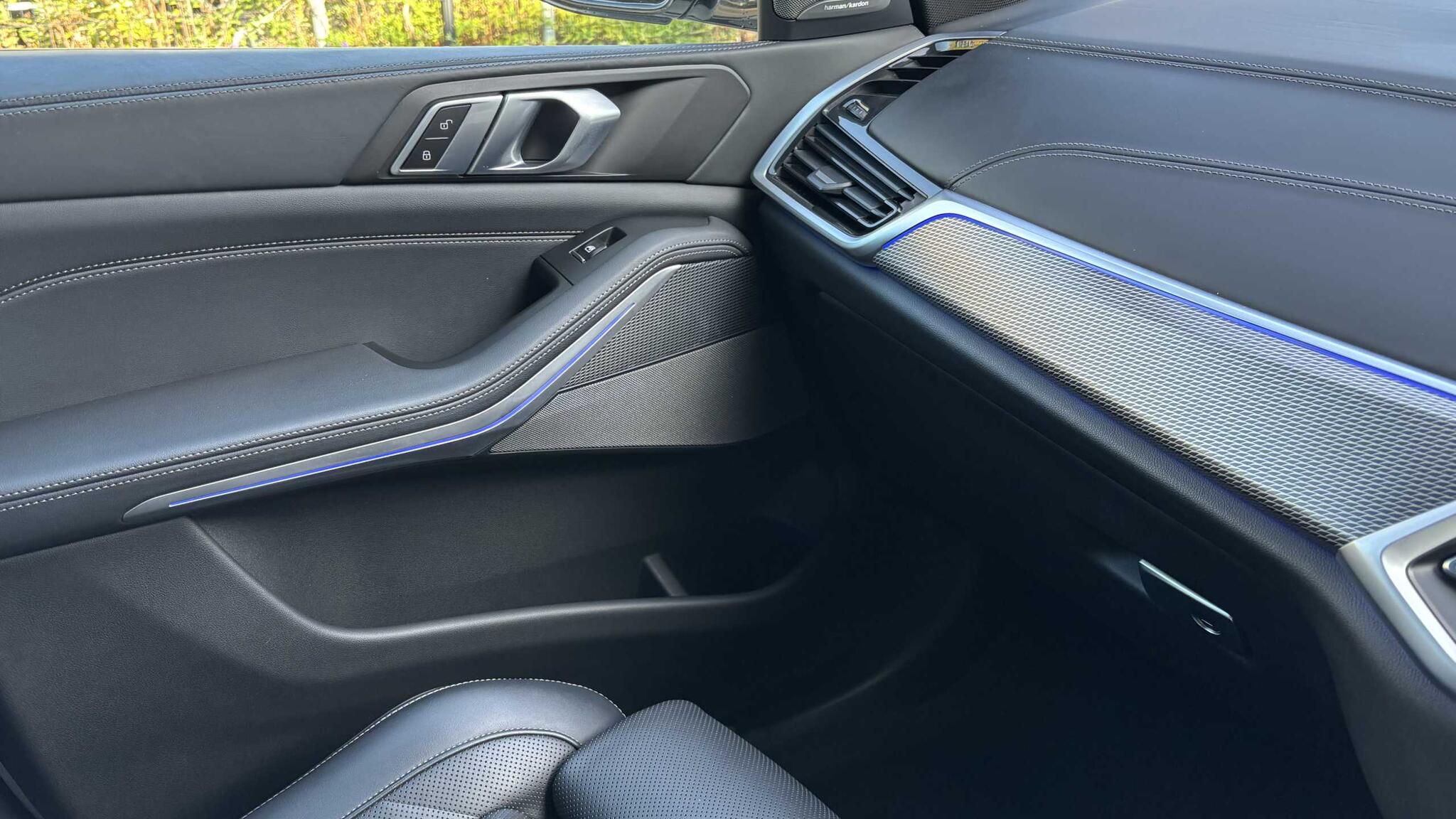 BMW X5 view 23
