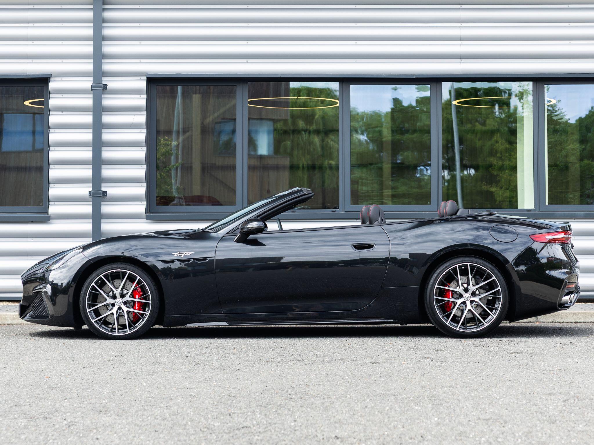 Maserati Grancabrio view 6