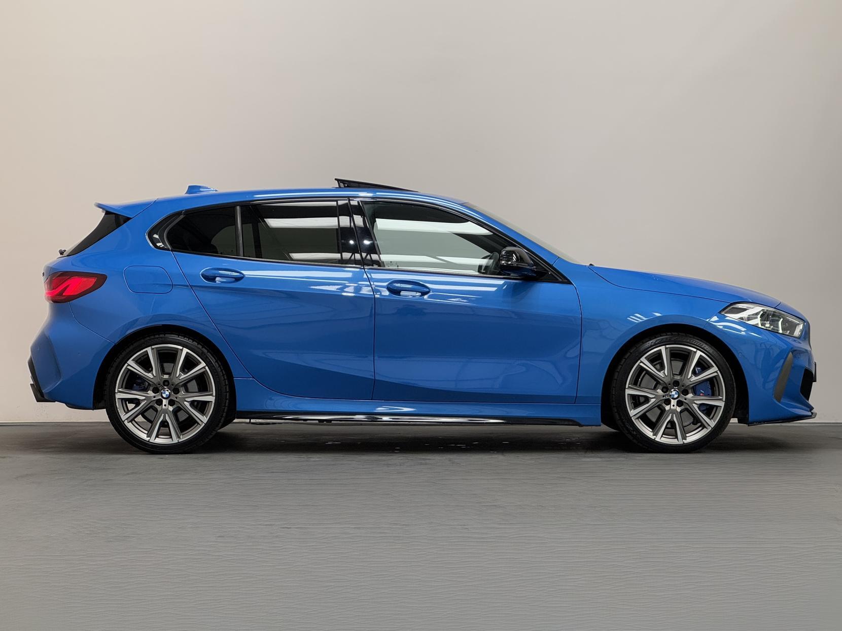 BMW 1 Series view 18