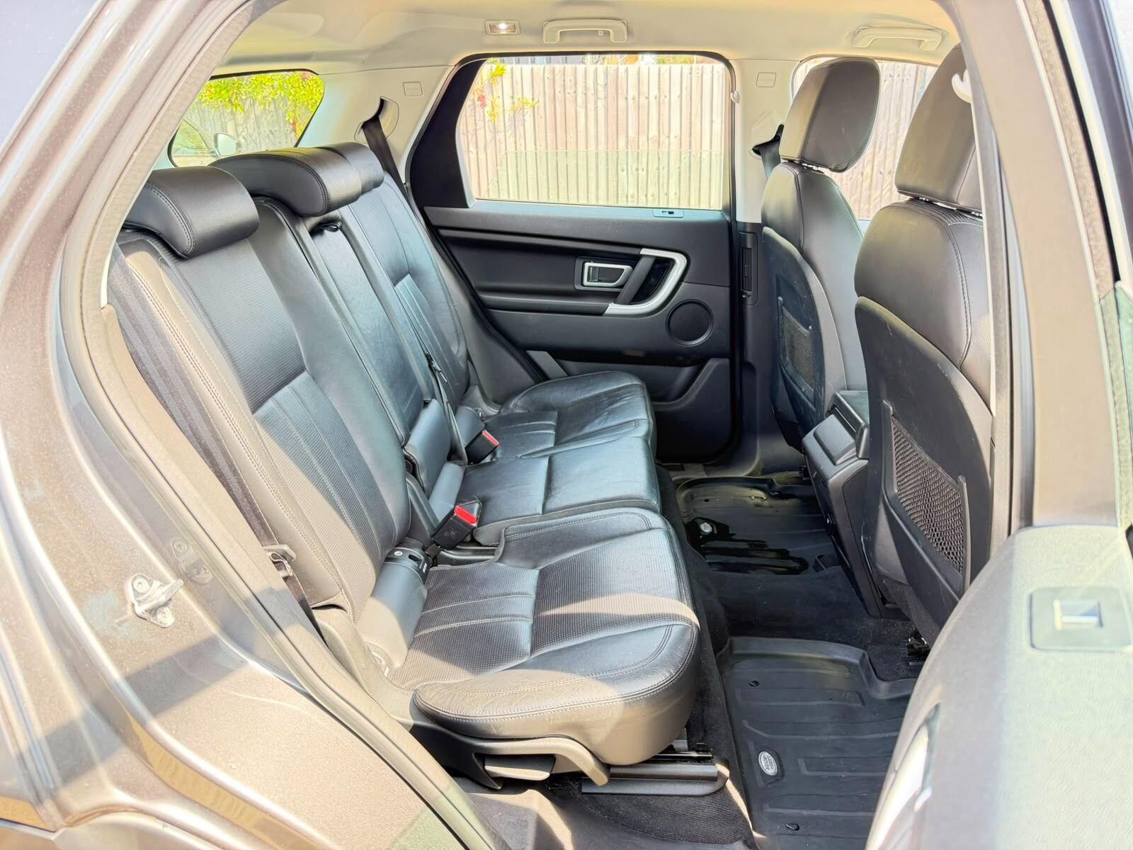 Land Rover Discovery Sport view 12