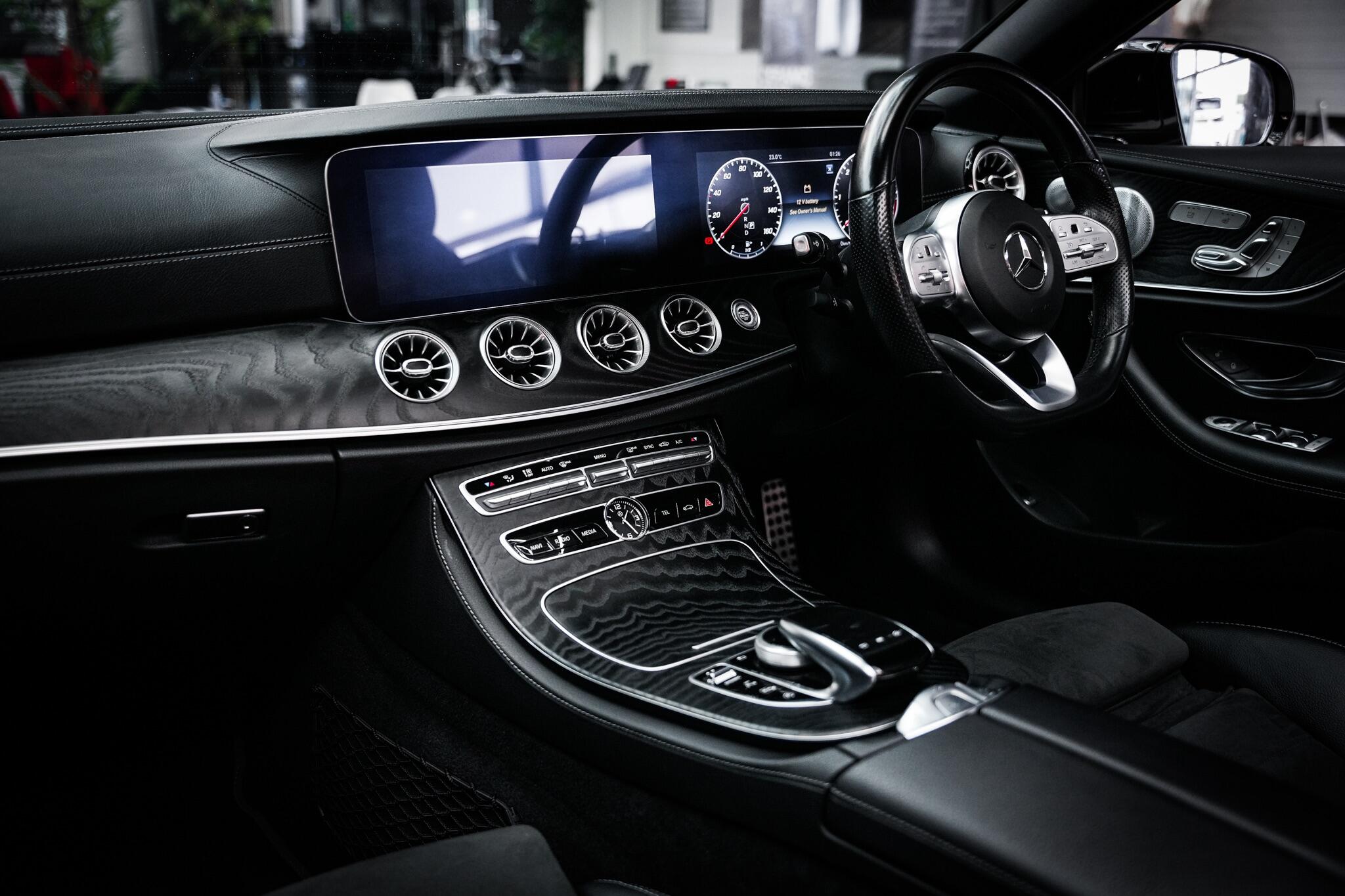 Mercedes-Benz E-Class view 22