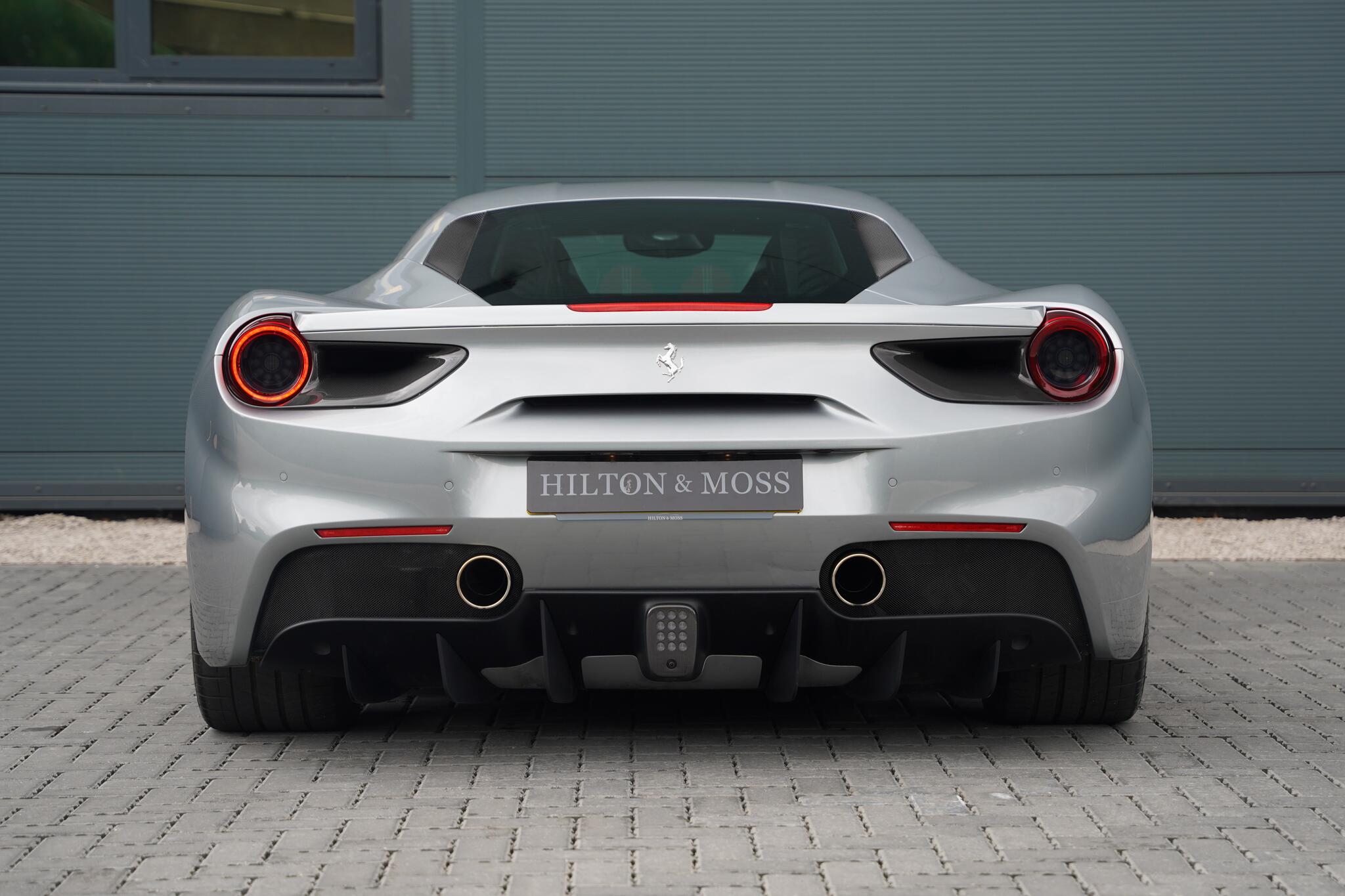 Ferrari 488 view 8