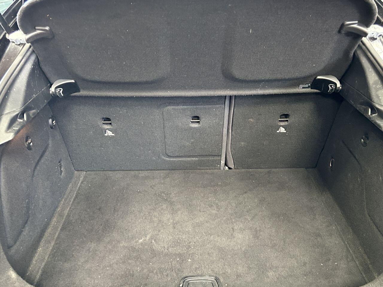 Infiniti Q30 view 25