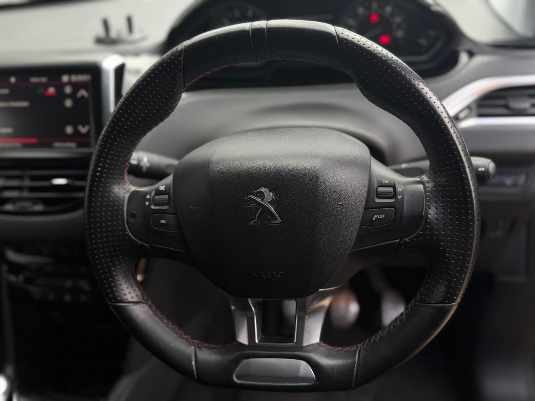 Peugeot 208 view 15