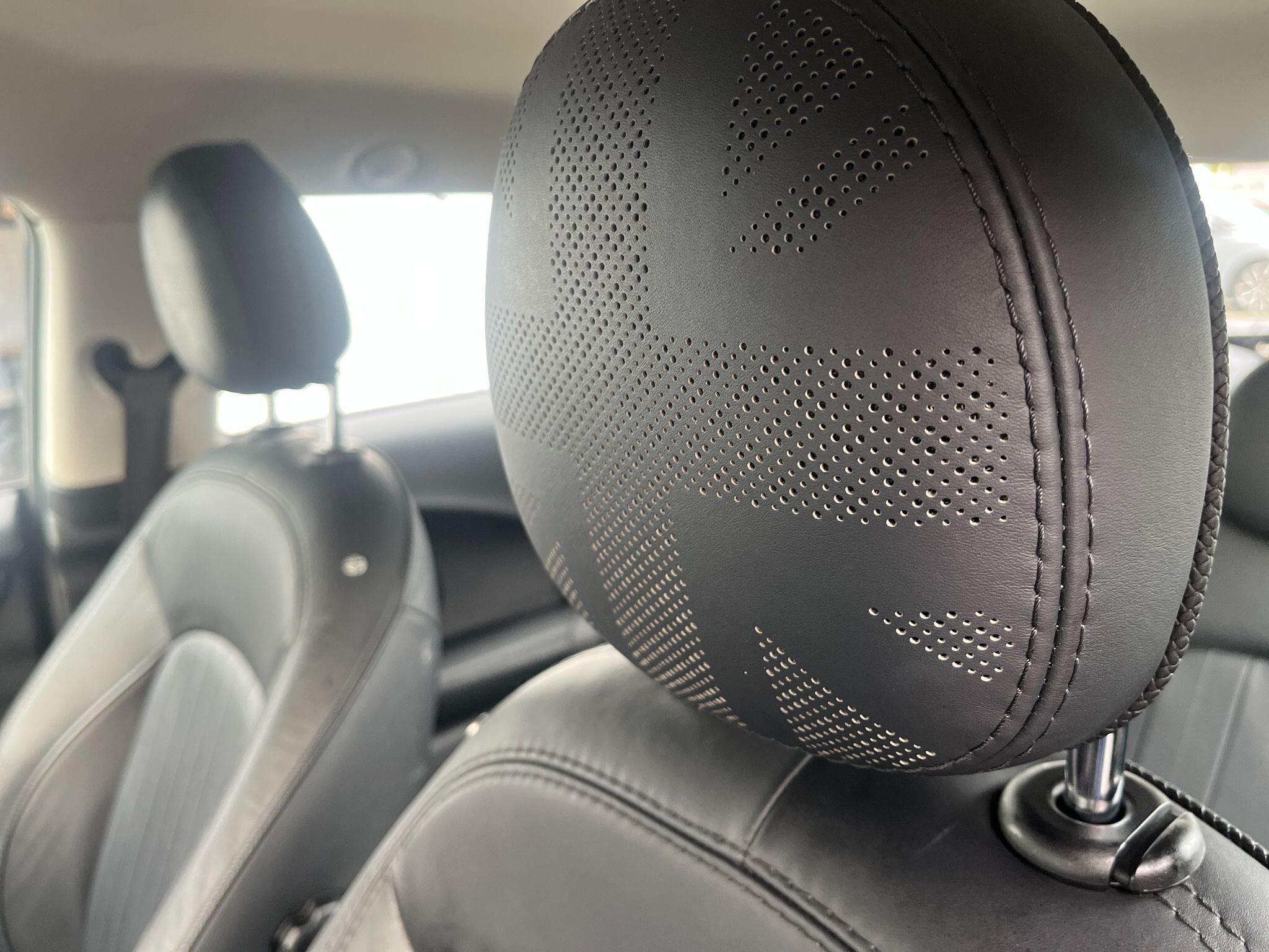 Mini Hatch view 21