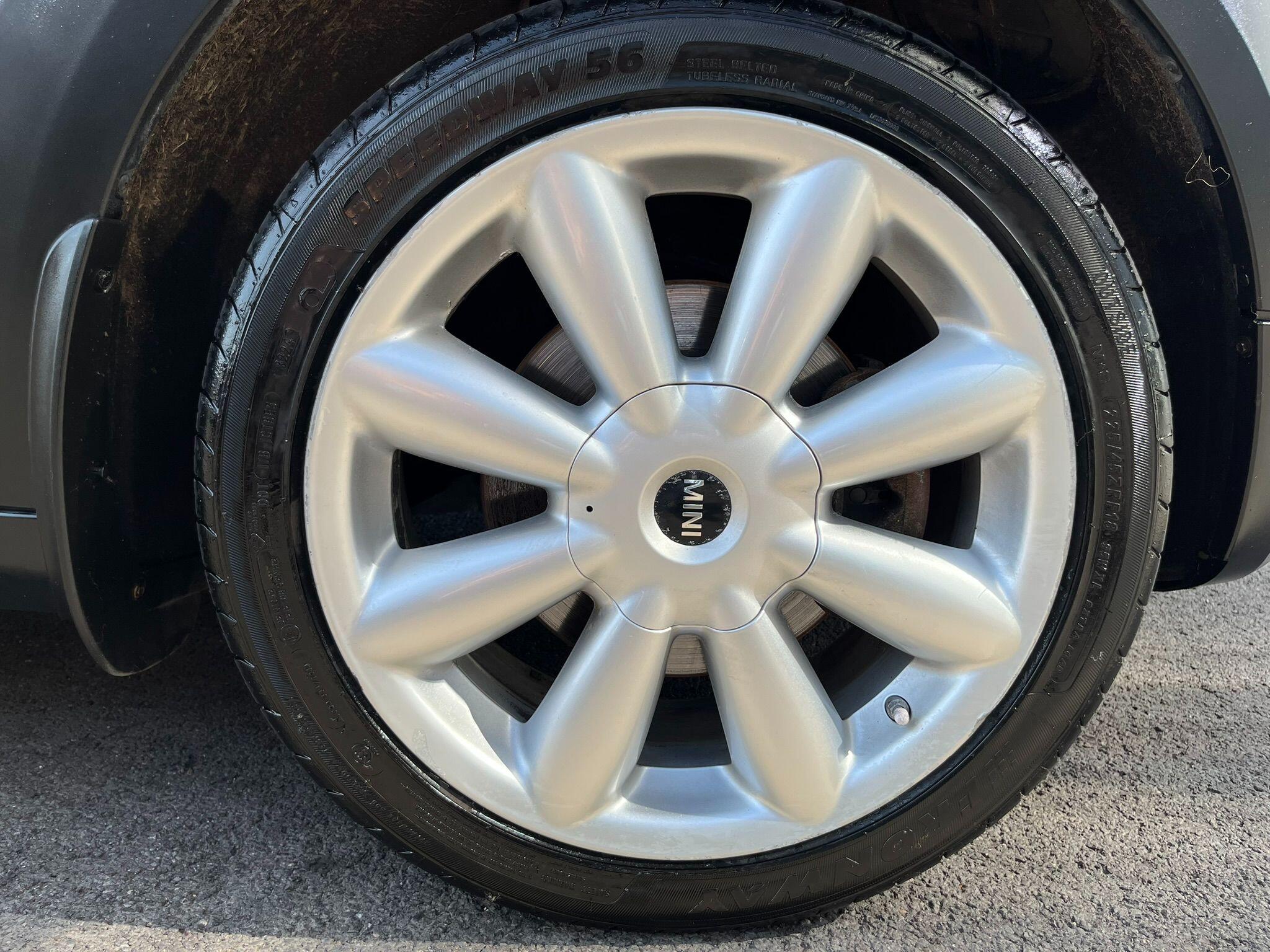 Mini Countryman view 35