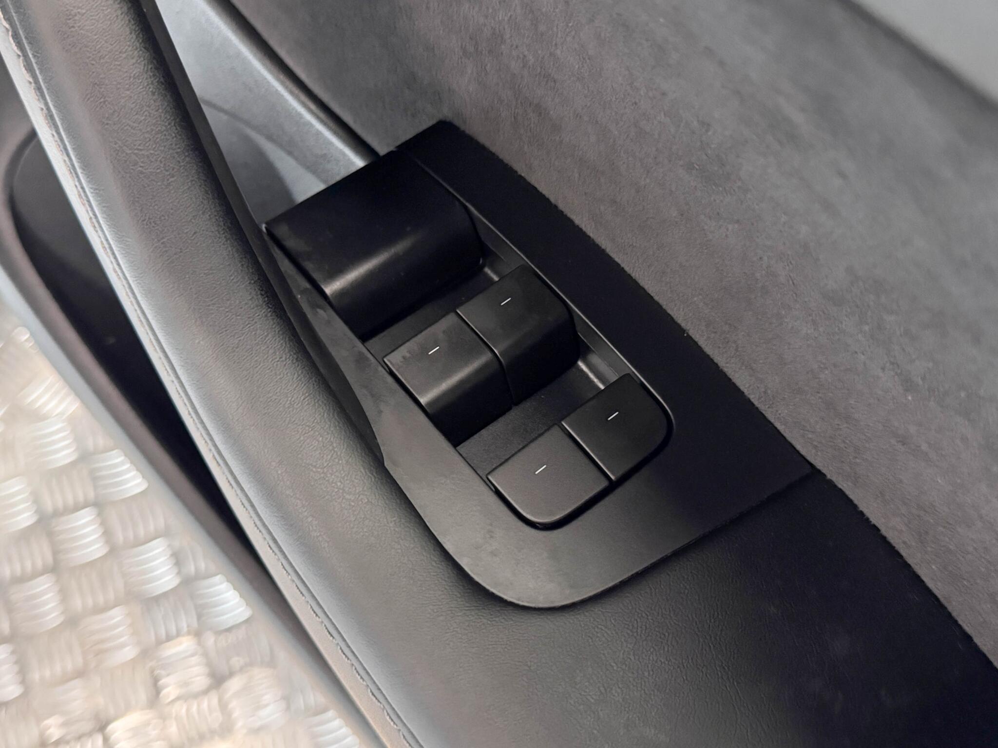 Tesla Model 3 view 16