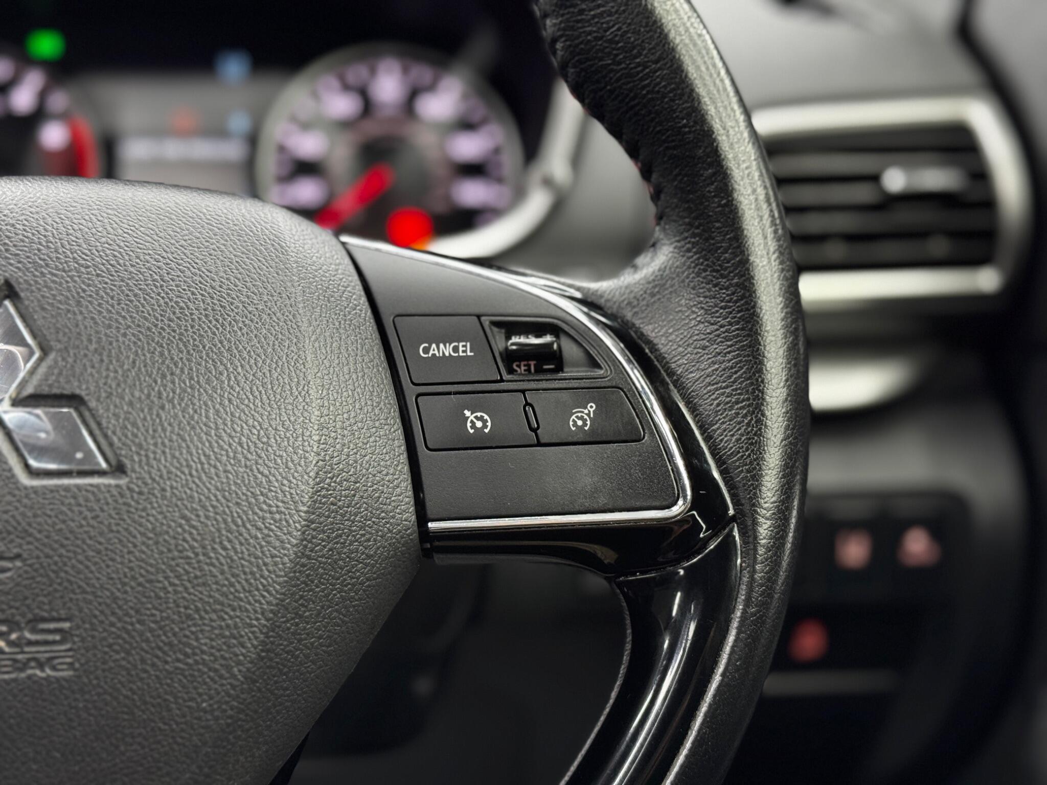 Mitsubishi Eclipse Cross view 21