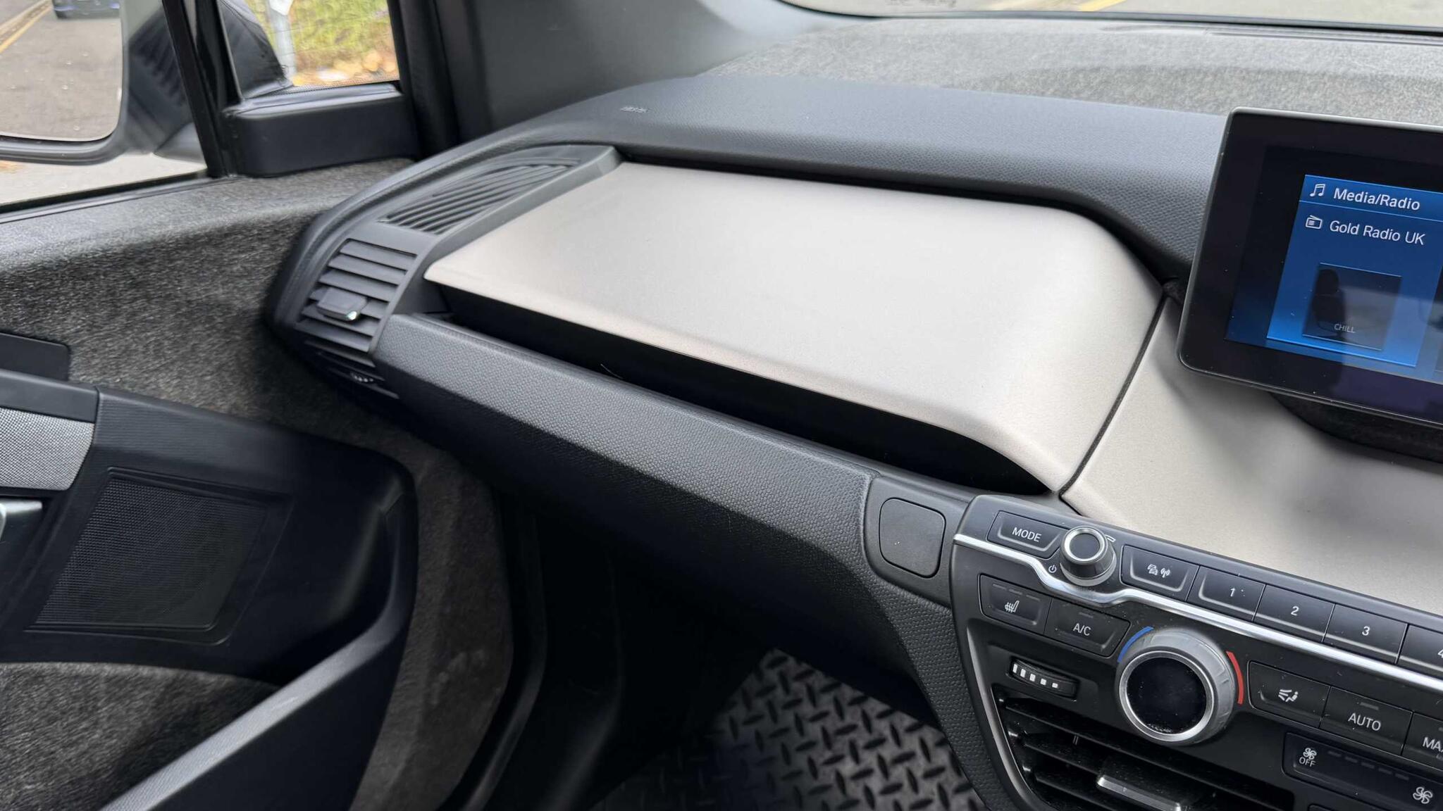 BMW i3 view 21