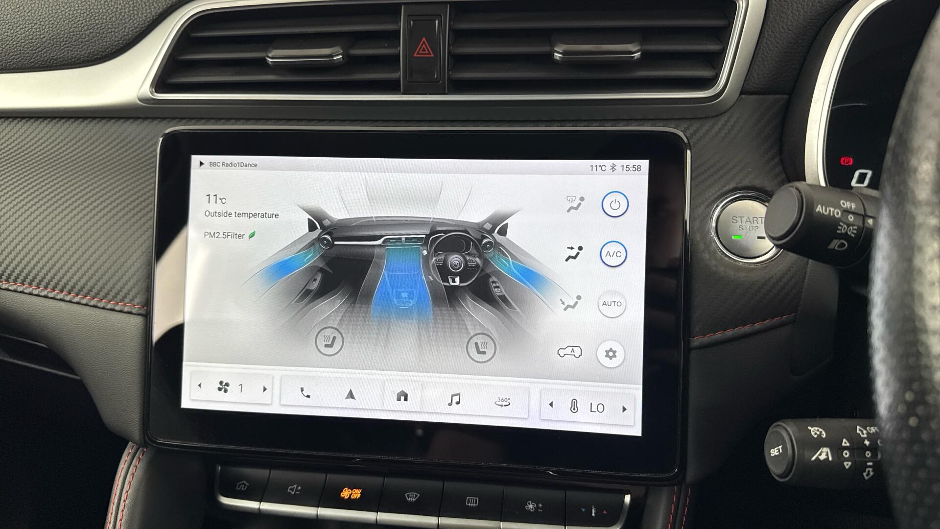 MG ZS view 33