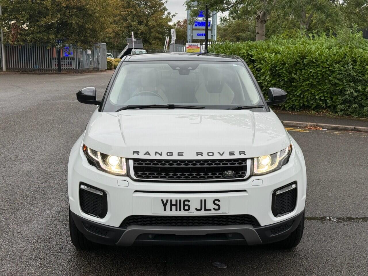 Land Rover Range Rover Evoque view 2