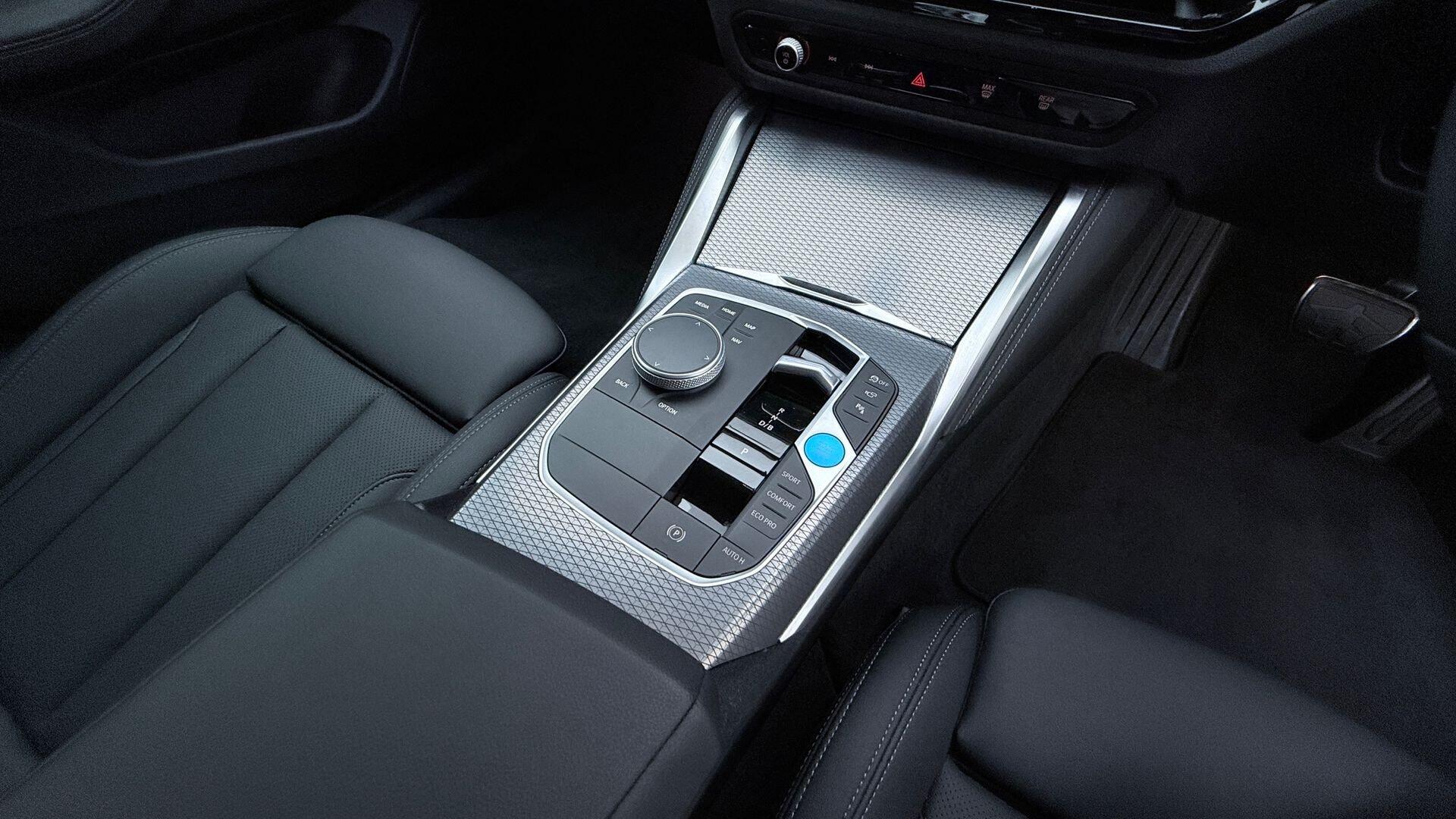 BMW i4 view 10