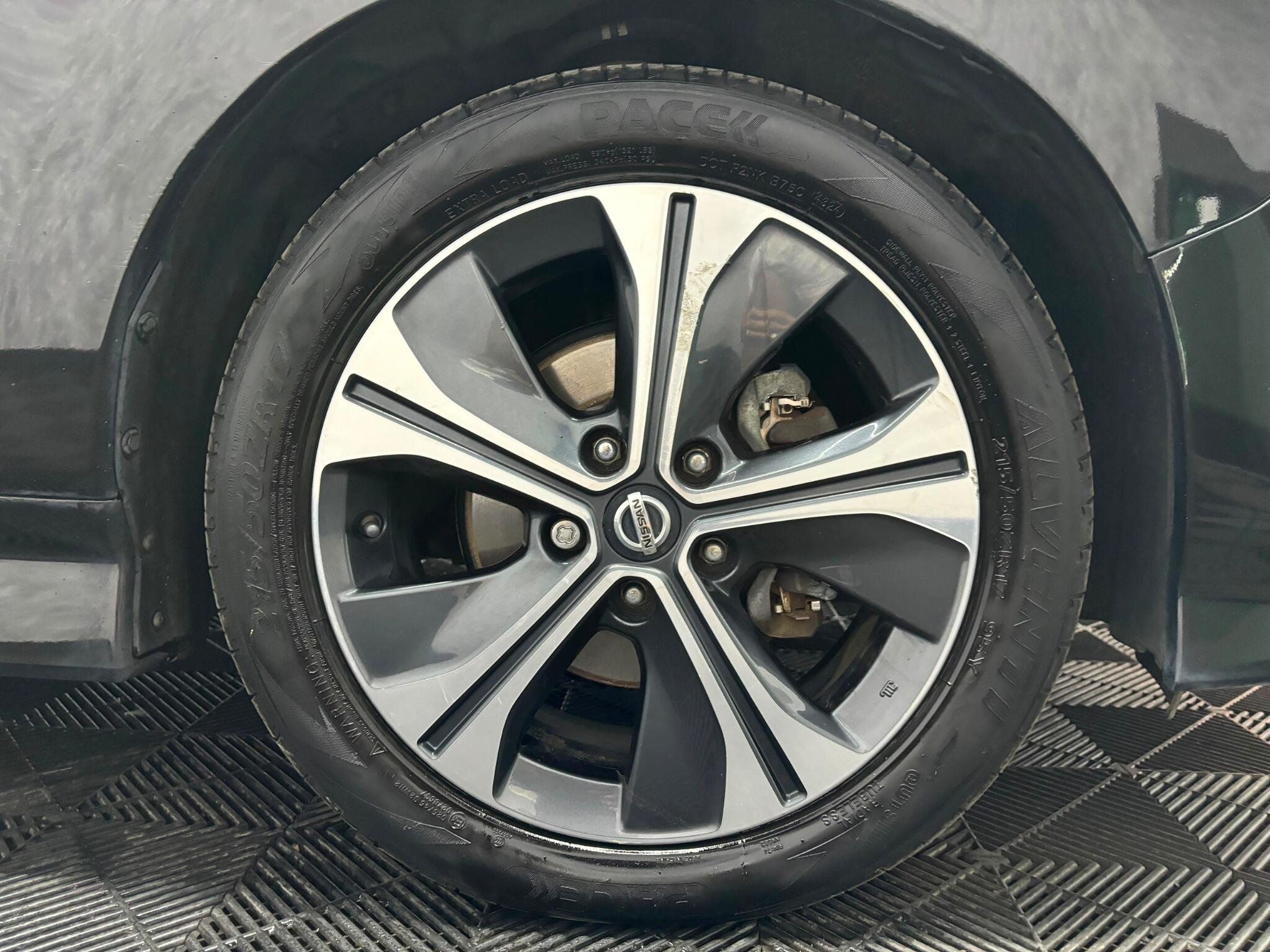 Nissan Leaf view 32