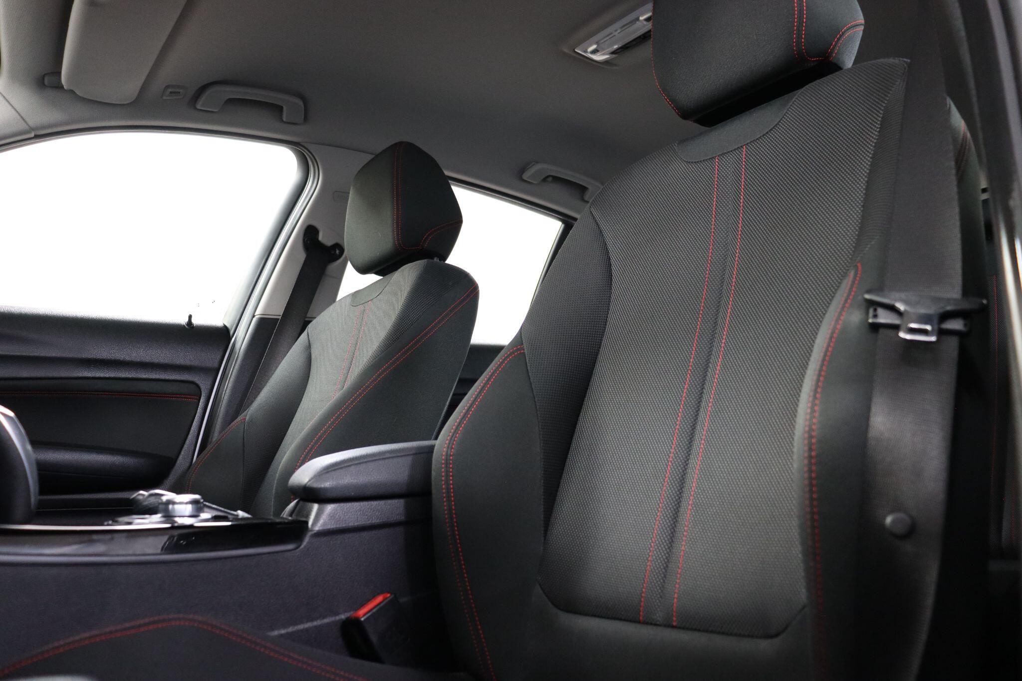 BMW 1 Series view 35