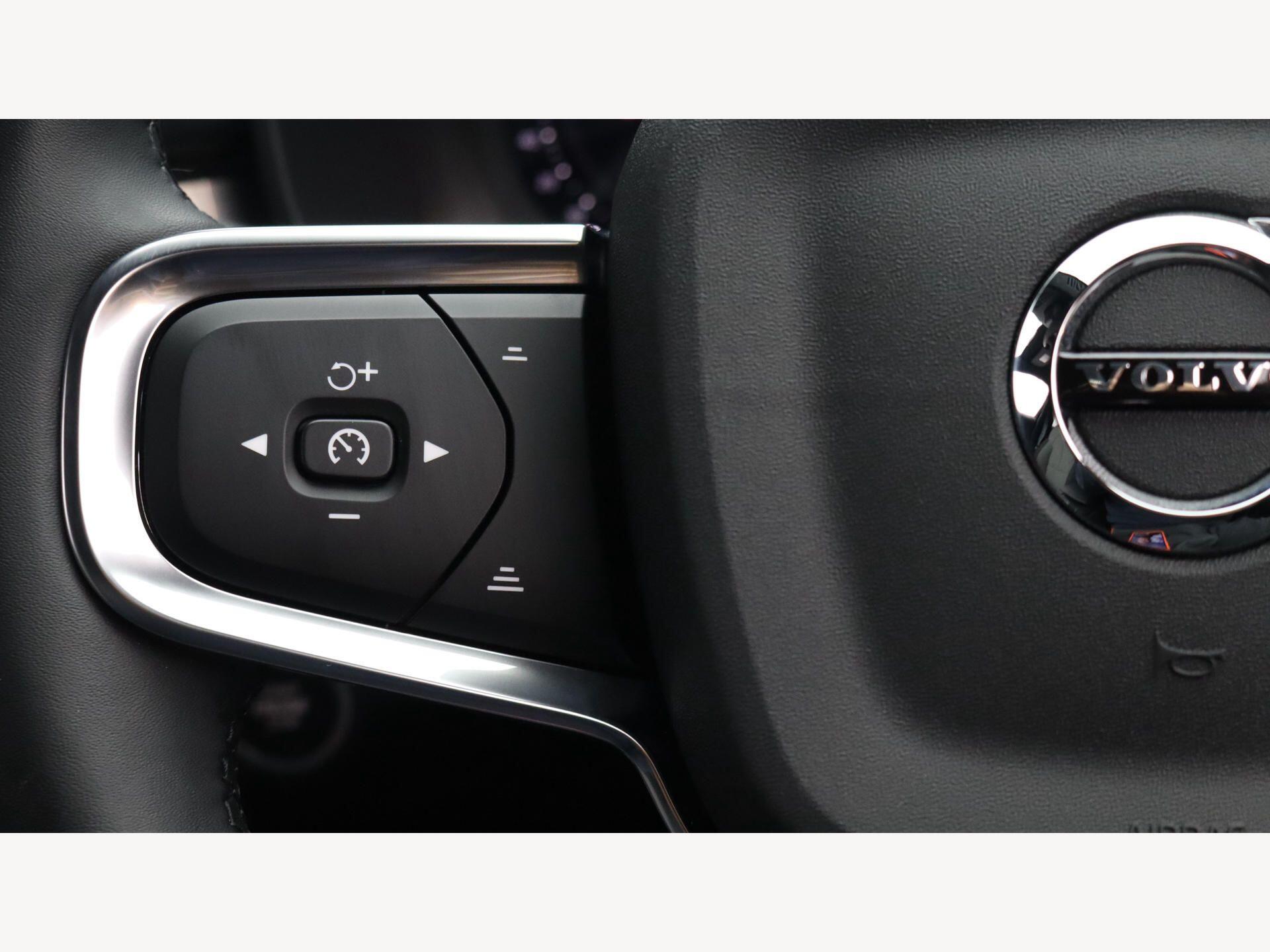 Volvo XC40 view 22
