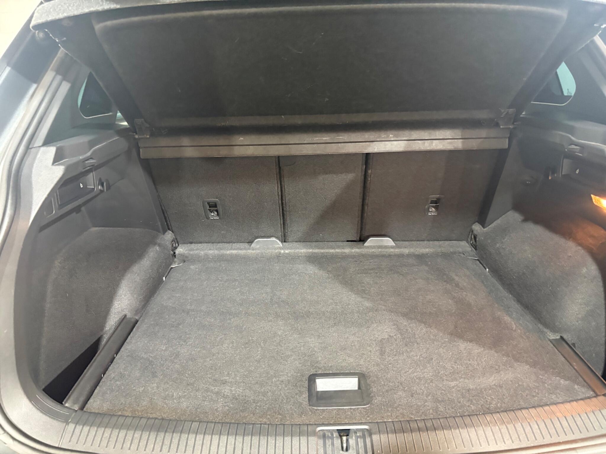 Volkswagen Tiguan view 58