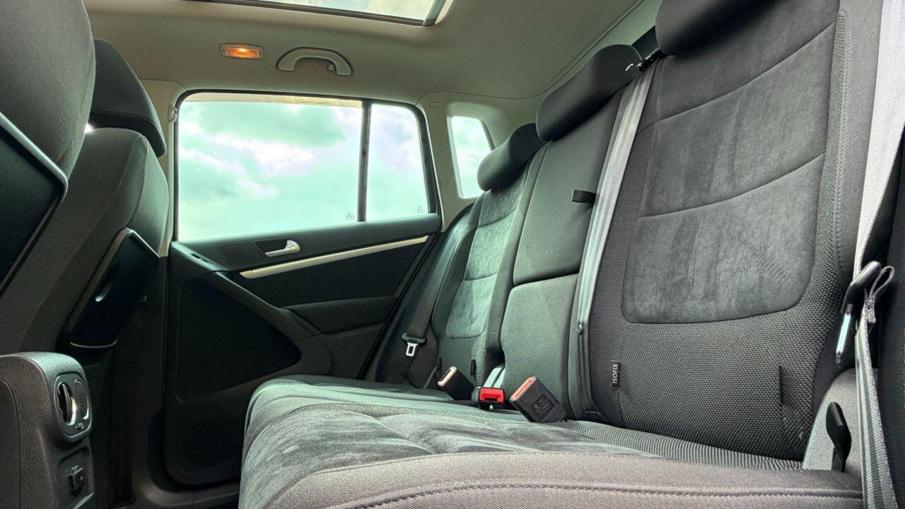 Volkswagen Tiguan view 13