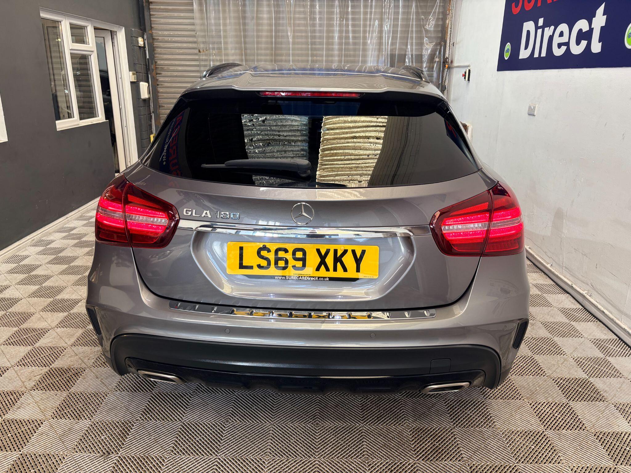 Mercedes-Benz Gla view 22