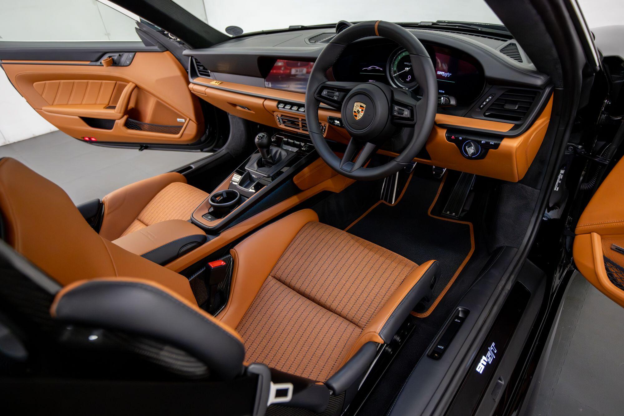 Porsche 911 view 28