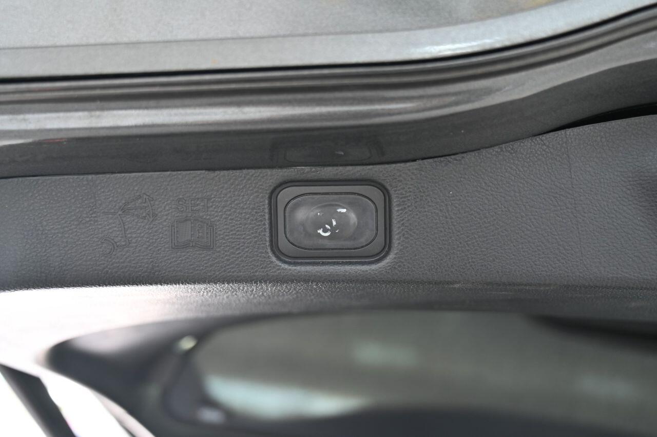 Ford Galaxy view 41