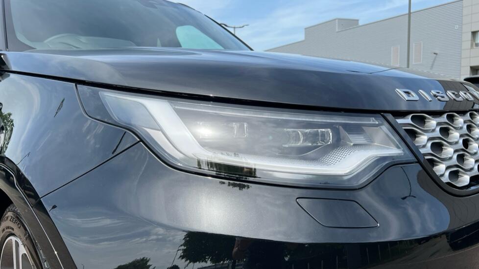 Land Rover Discovery view 17