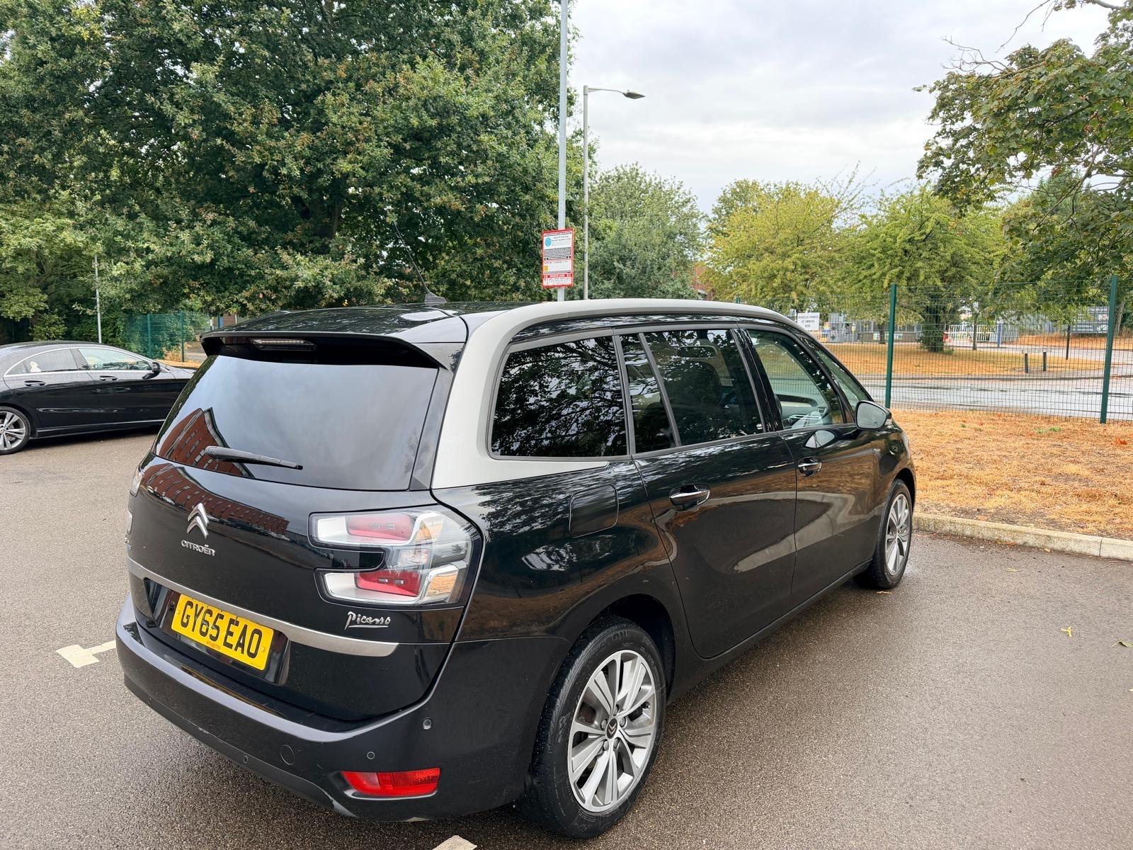 Citroen Grand C4 Picasso view 45