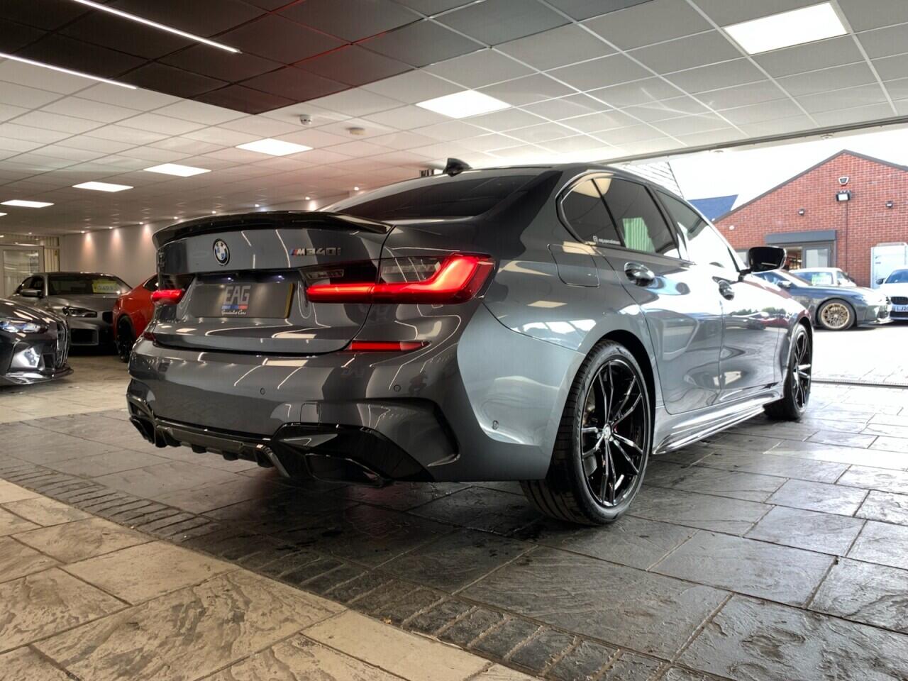 BMW 3 Series view 15