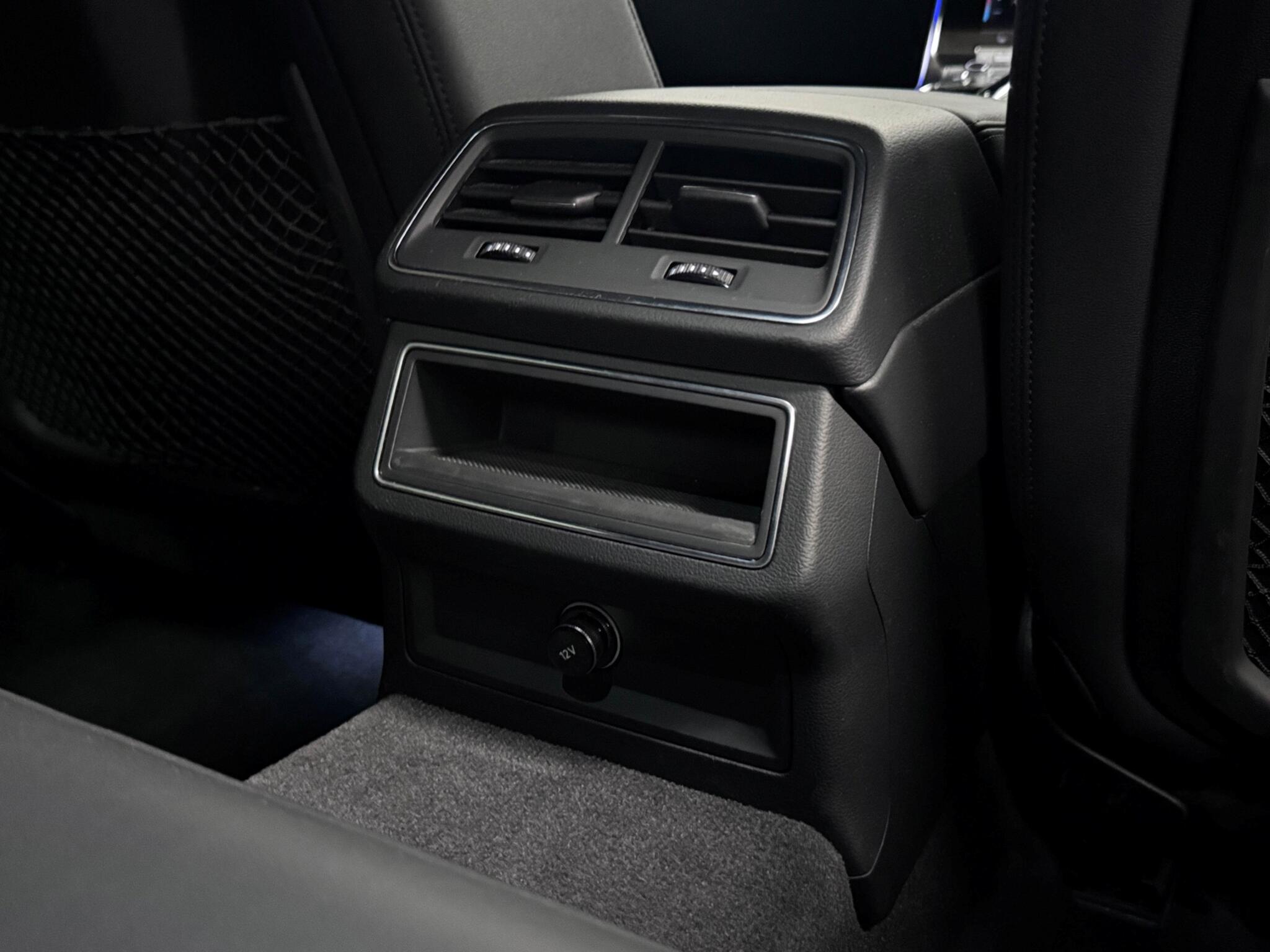 Audi A6 view 12