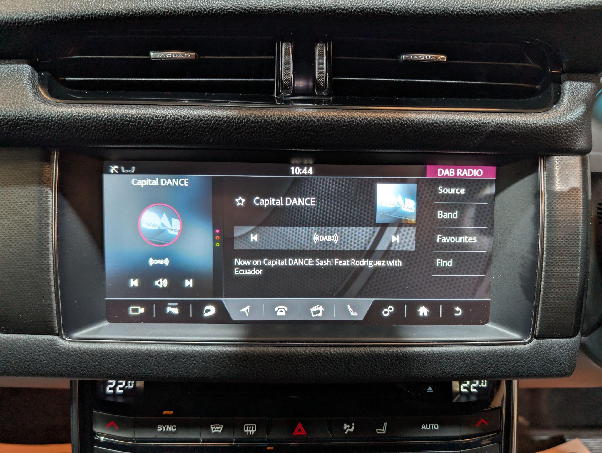 Jaguar XF view 47