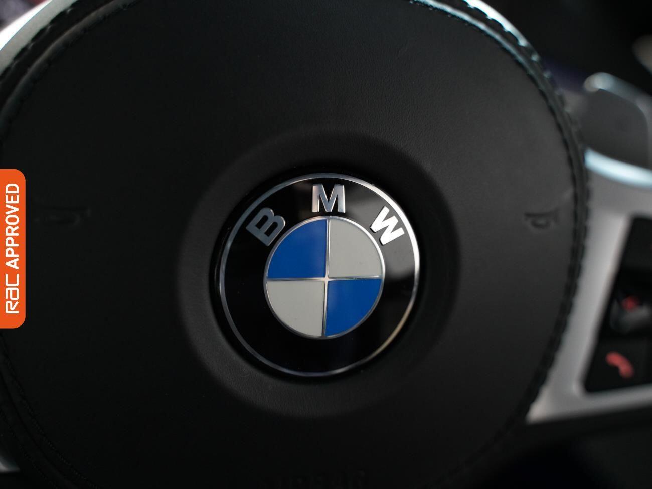 BMW 5 Series view 24
