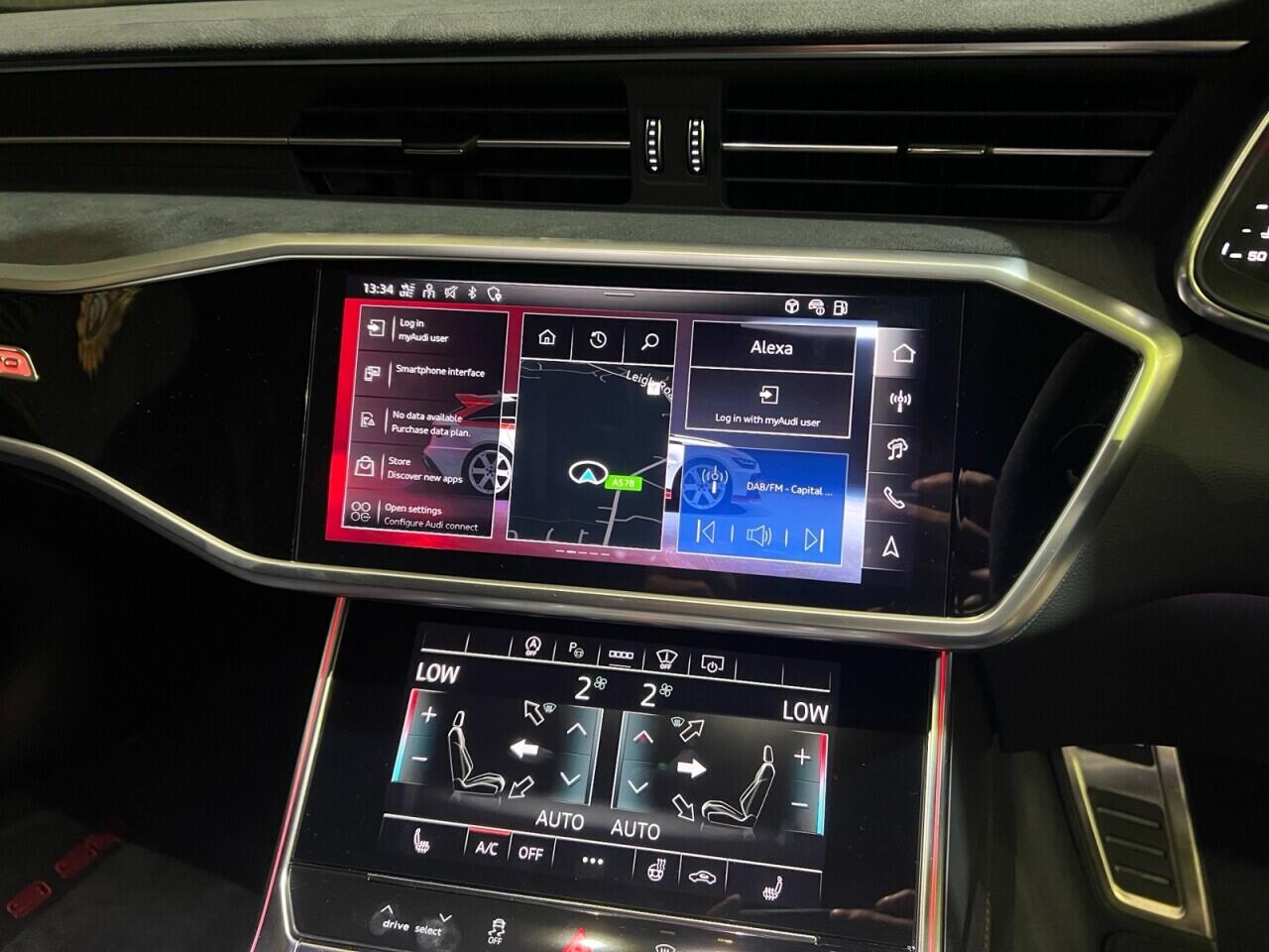 Audi RS6 Avant view 11