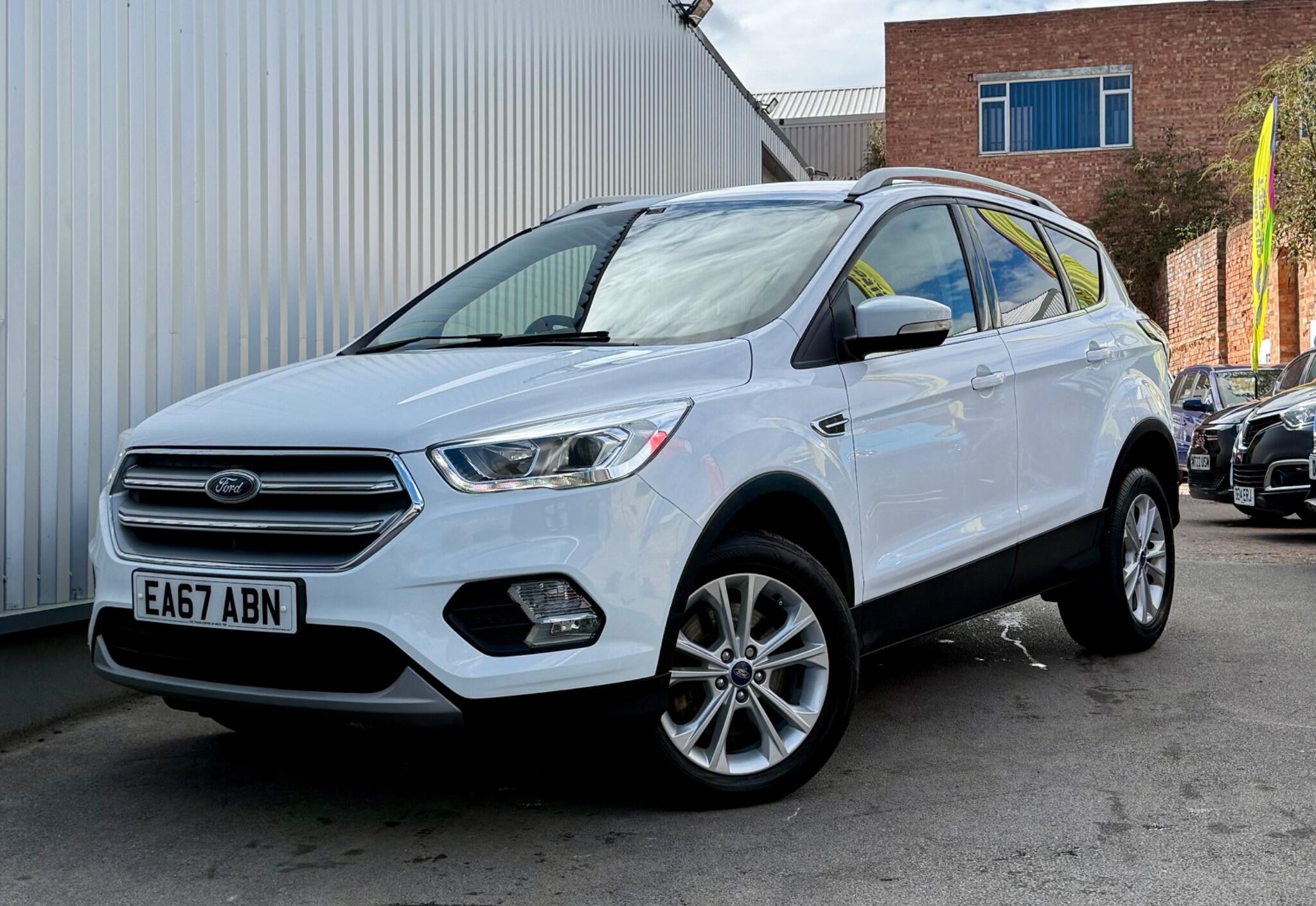 Ford Kuga view 3