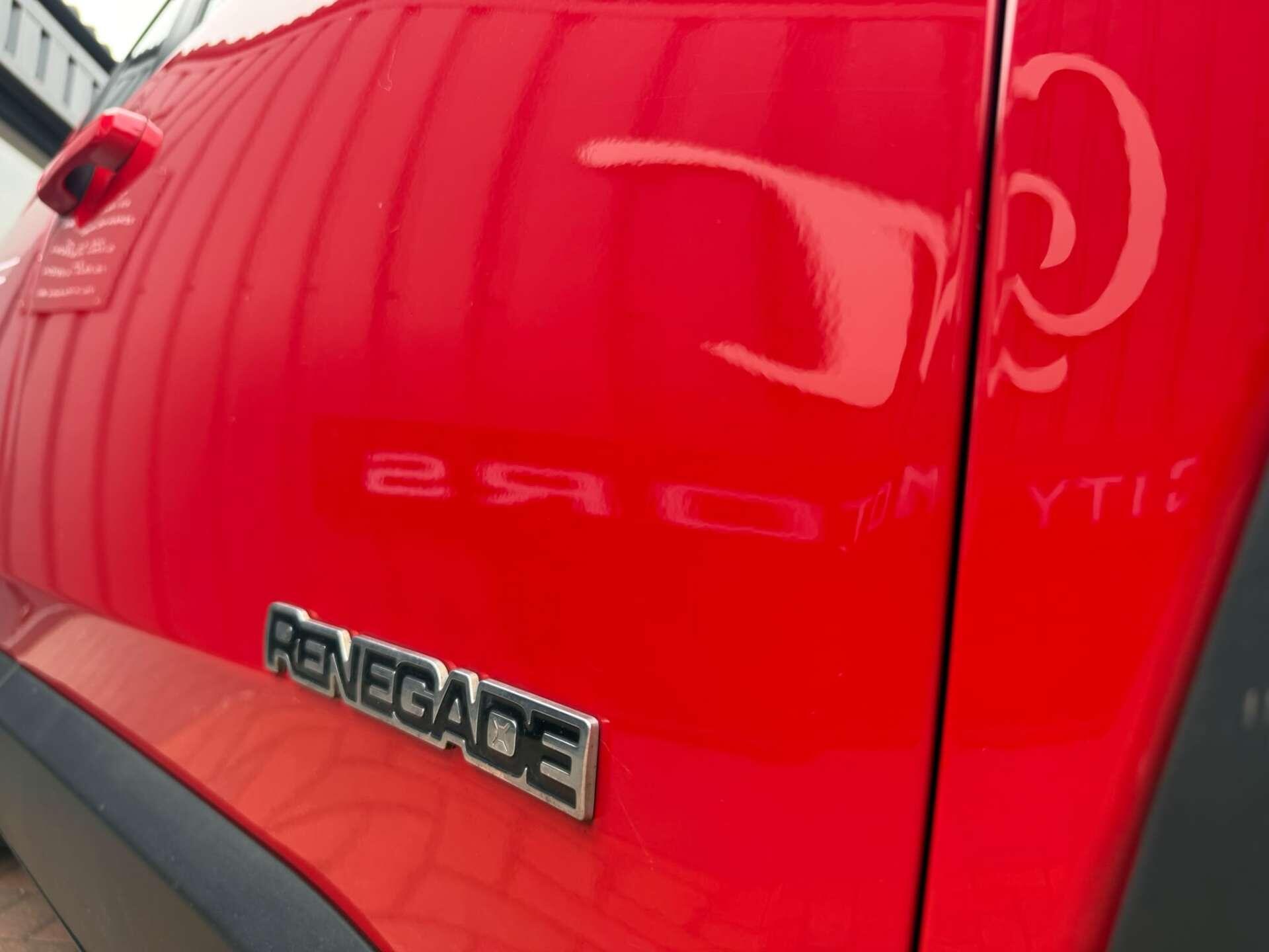 Jeep Renegade view 3