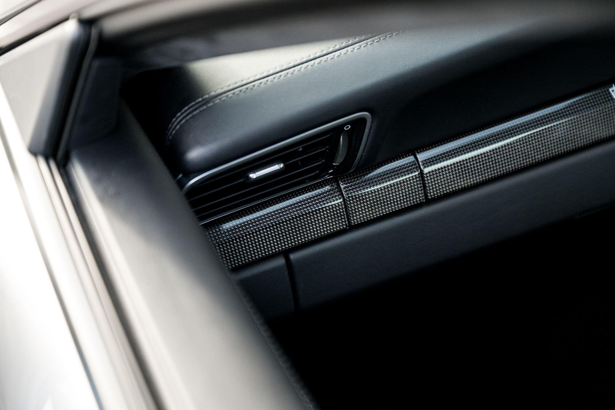 Porsche 911 view 48