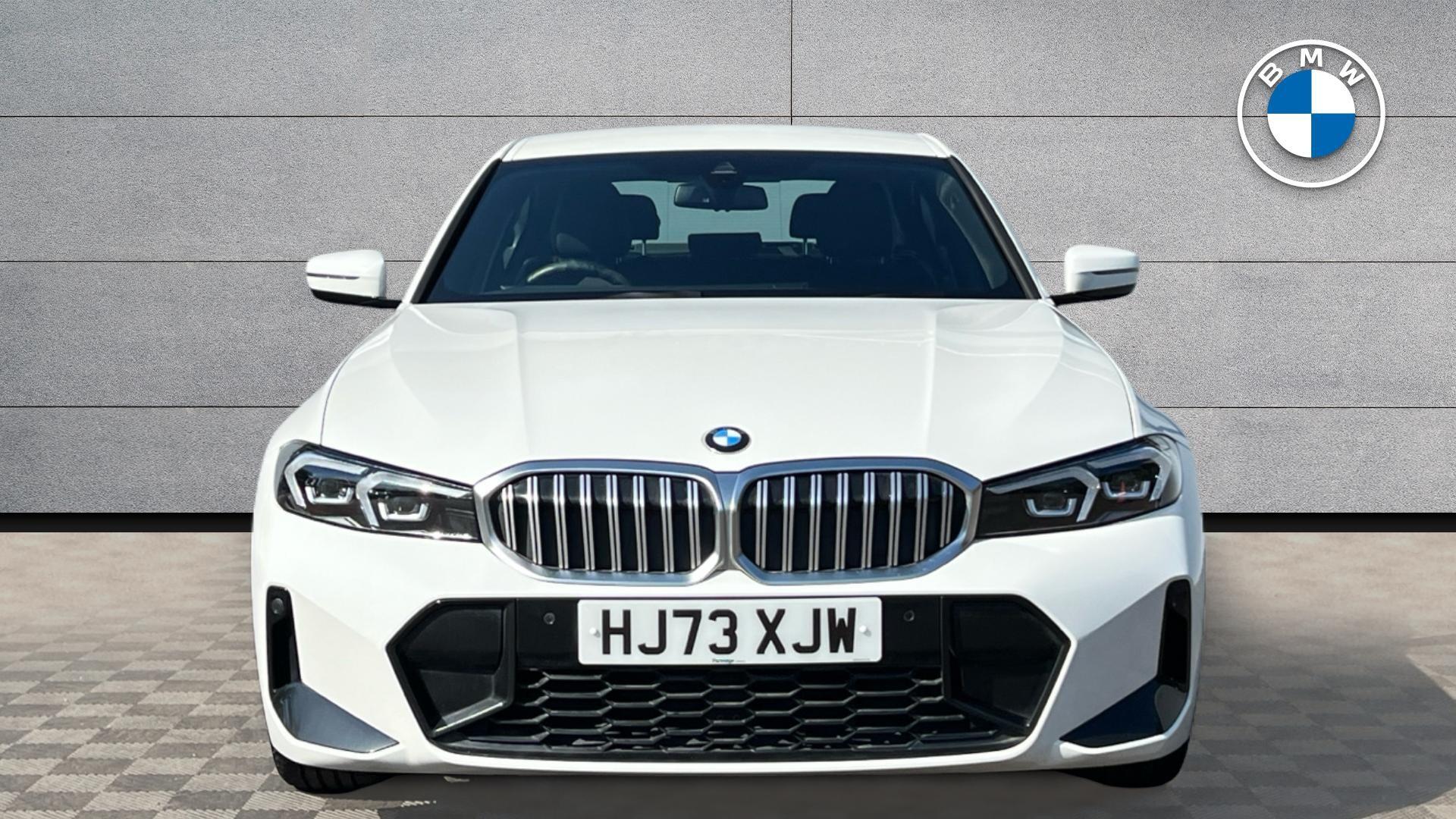 BMW 3 Series view 16