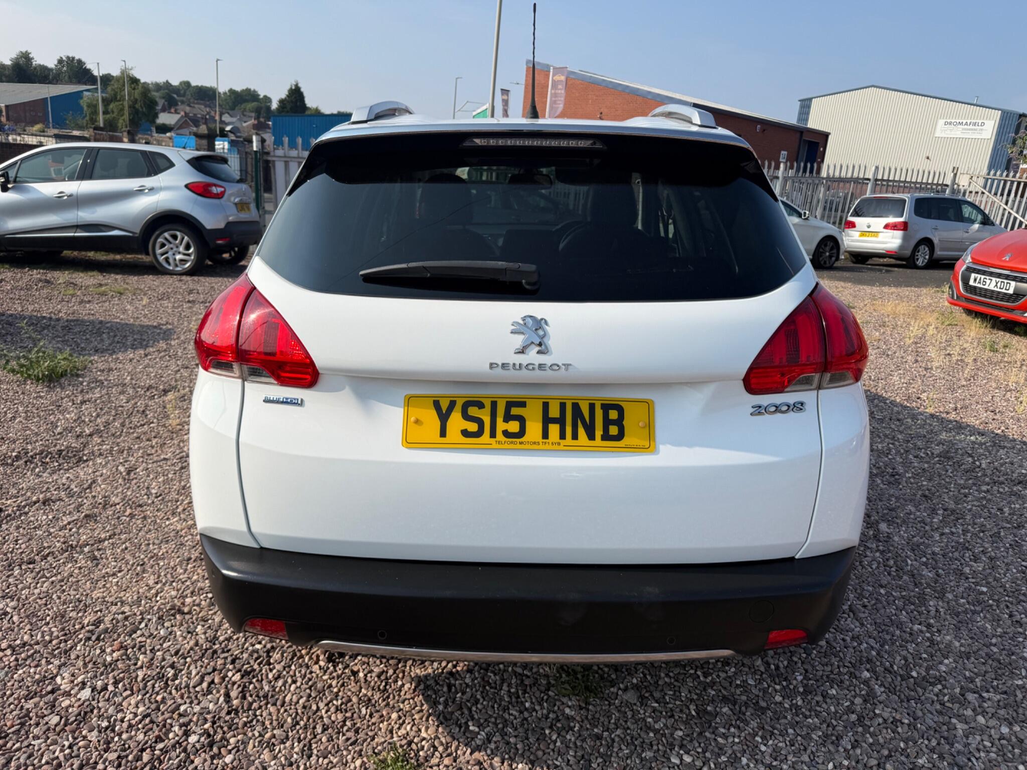 Peugeot 2008 view 14