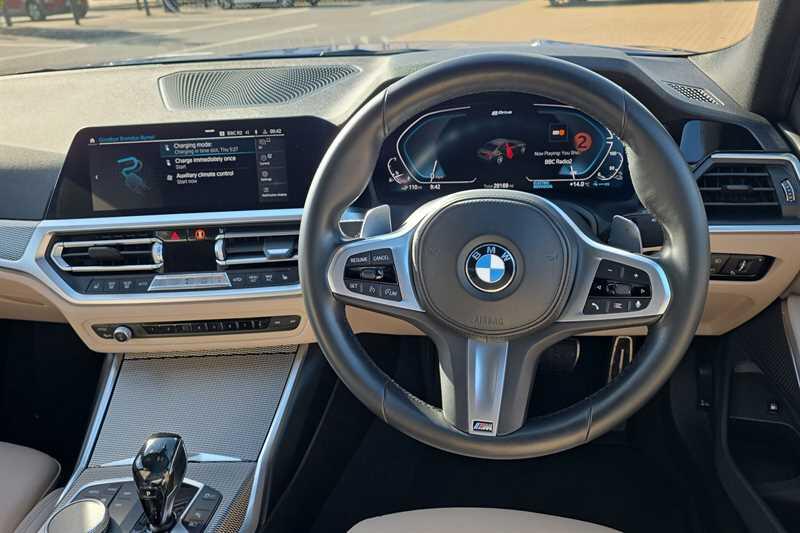 BMW 3 Series view 11