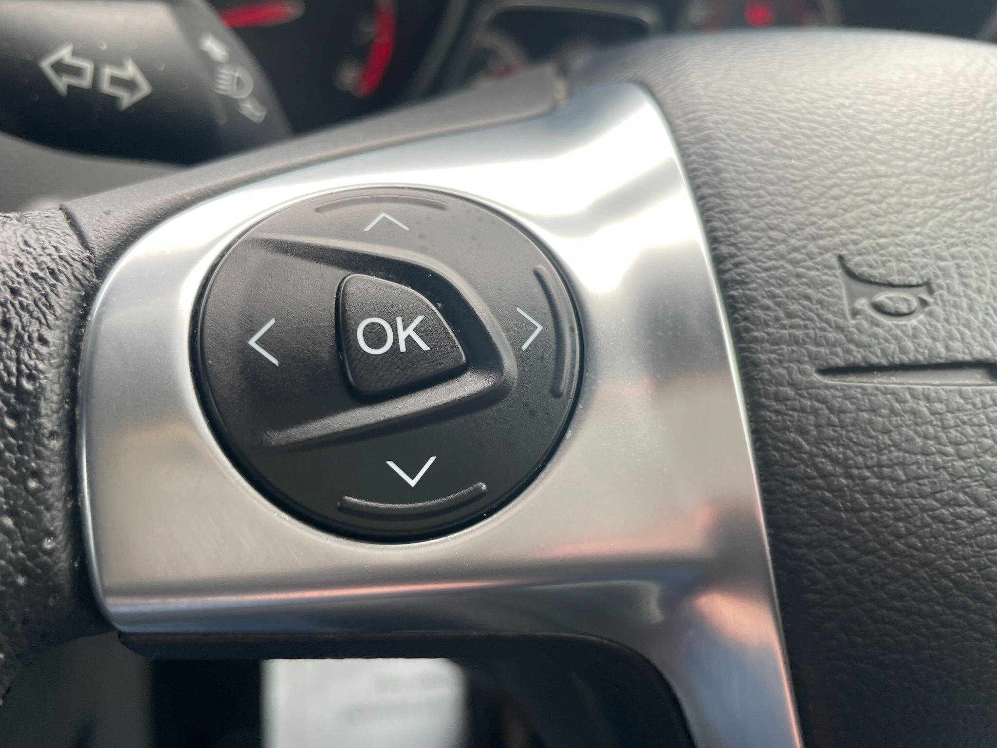 Ford Focus view 25
